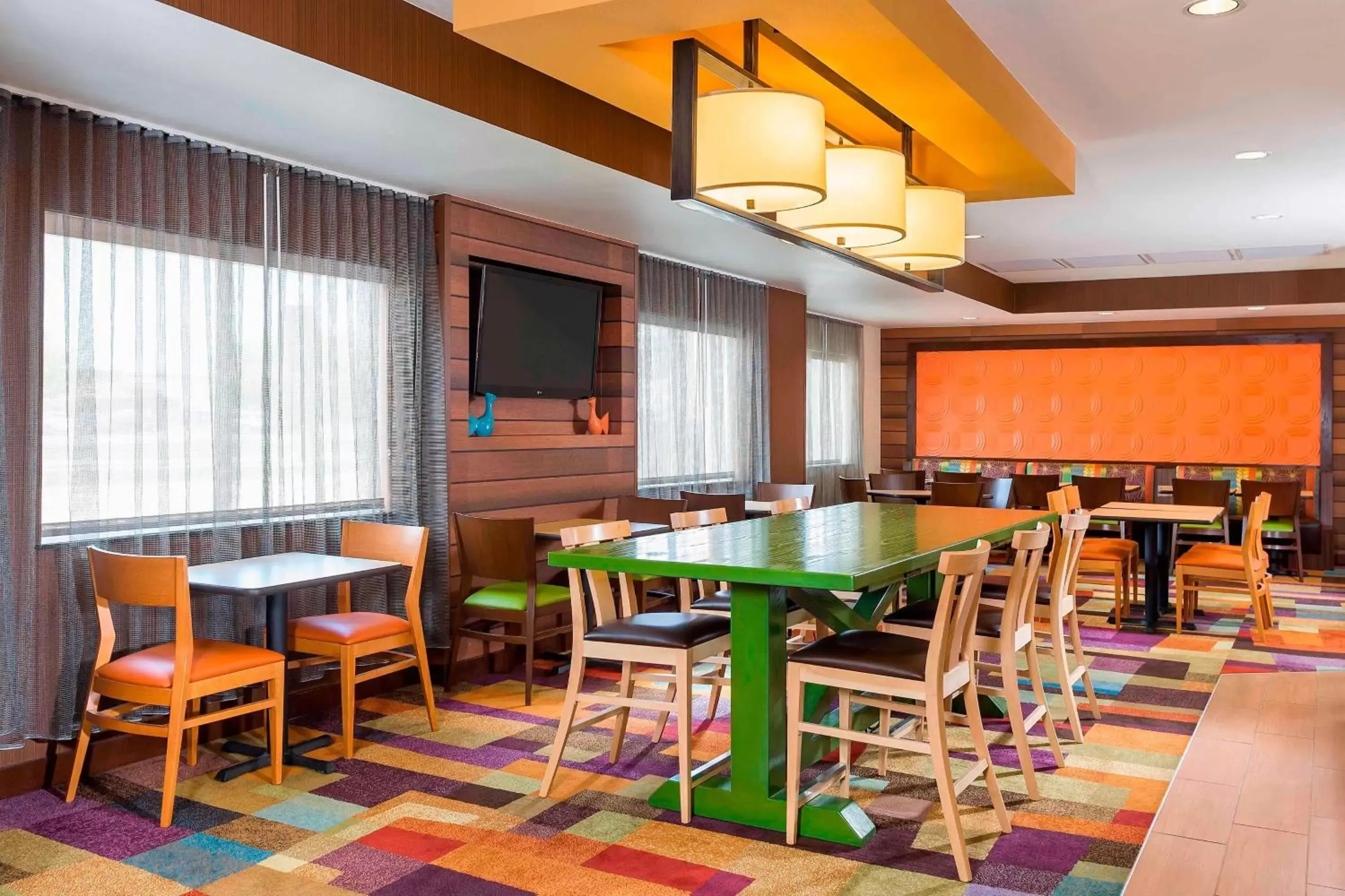 Lobby or reception, Restaurant/Places to Eat in Fairfield Inn & Suites Holland