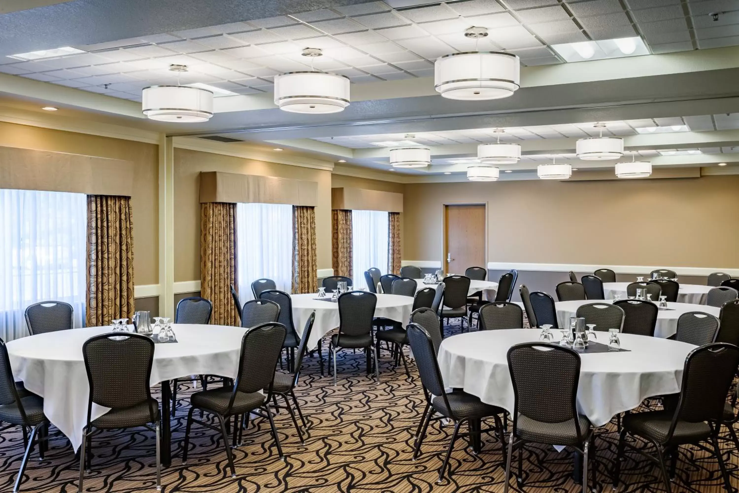 Meeting/conference room, Restaurant/Places to Eat in Holiday Inn Express Pullman, an IHG Hotel