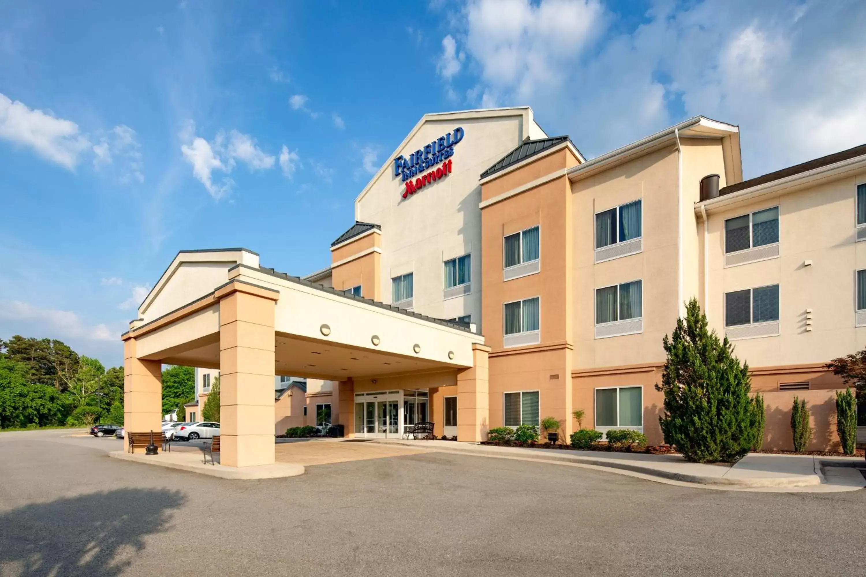 Property Building in Fairfield Inn and Suites by Marriott South Boston
