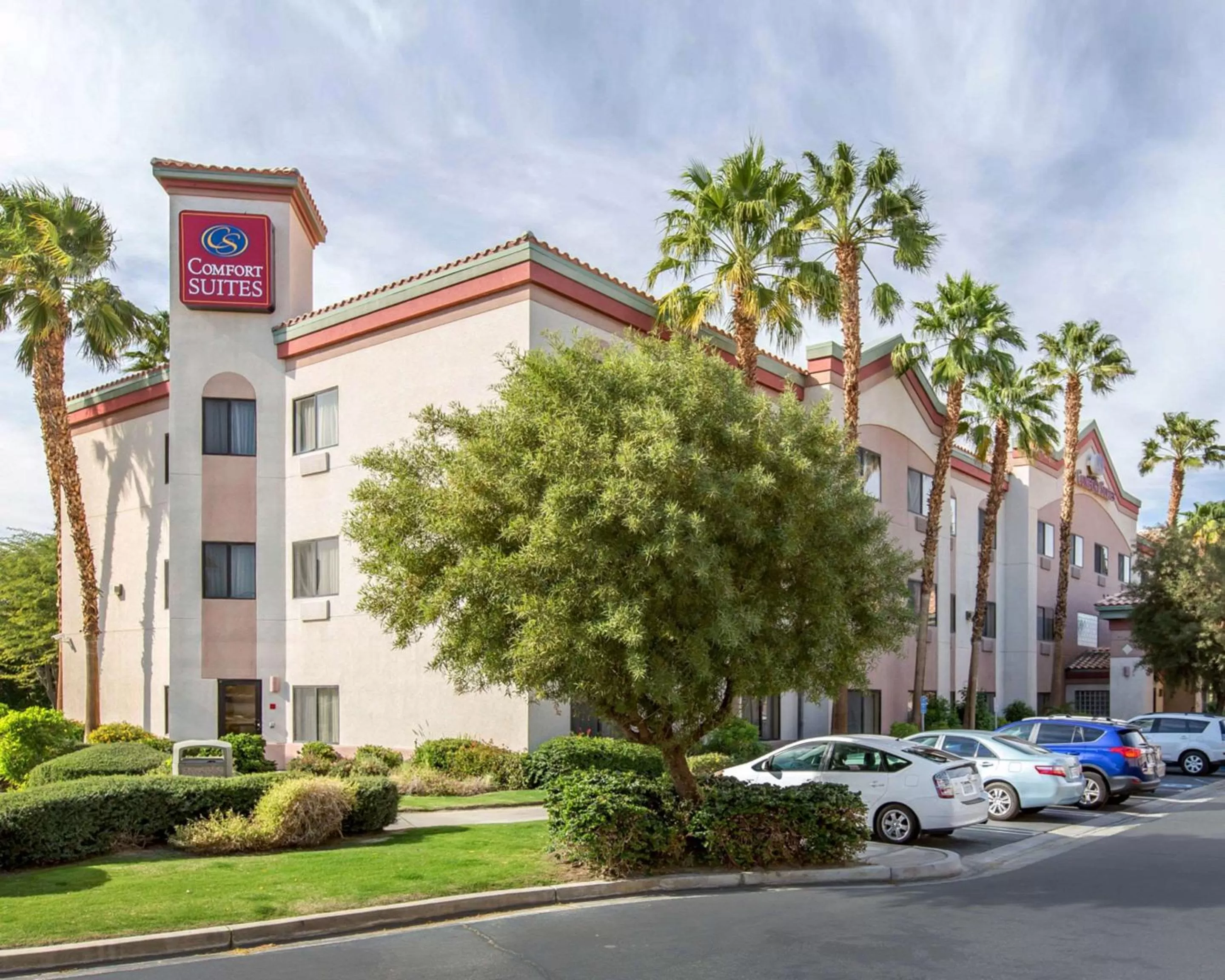 Property building in Comfort Suites Palm Desert I-10