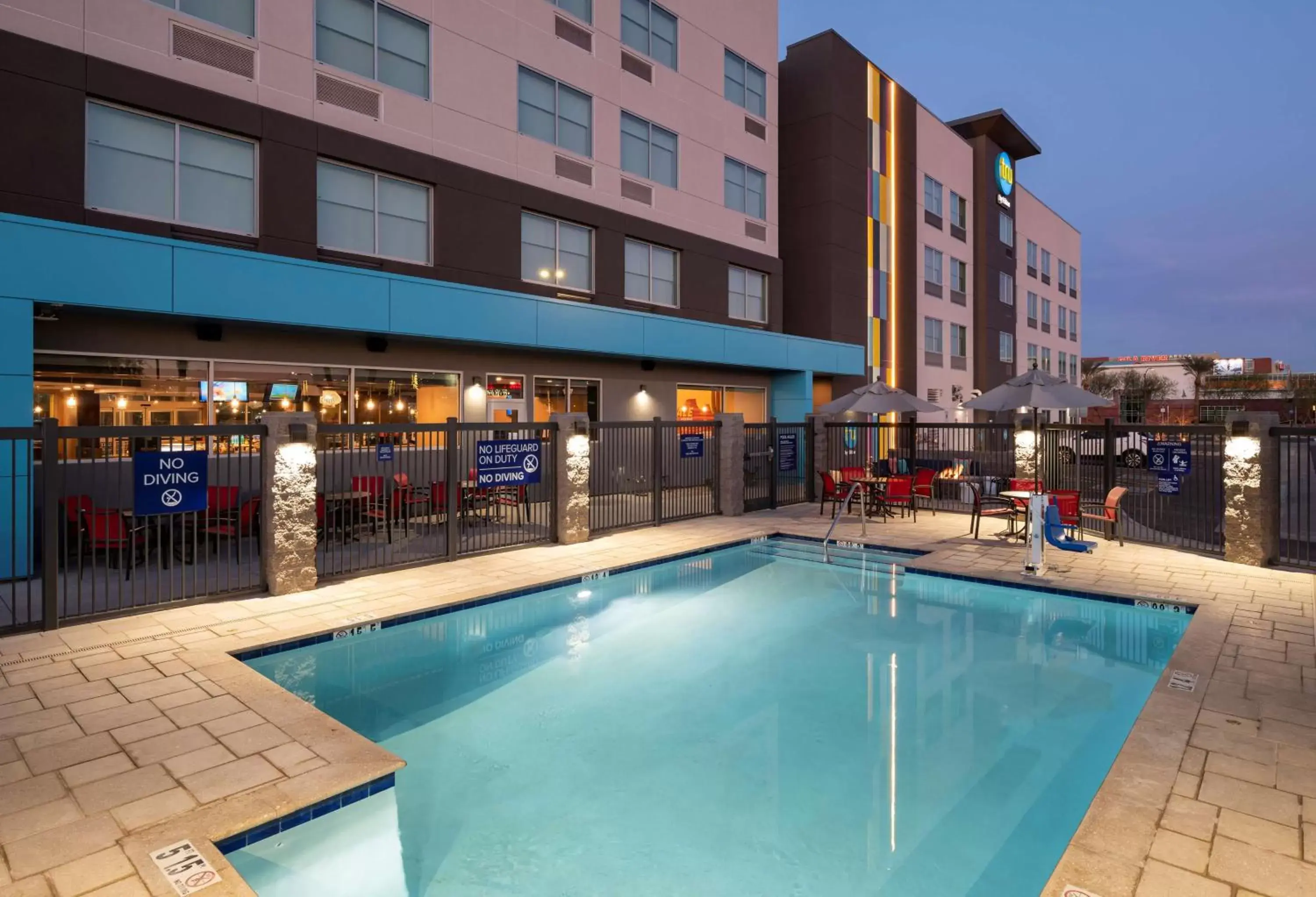 Pool view, Swimming Pool in Tru By Hilton Phoenix Glendale Westgate