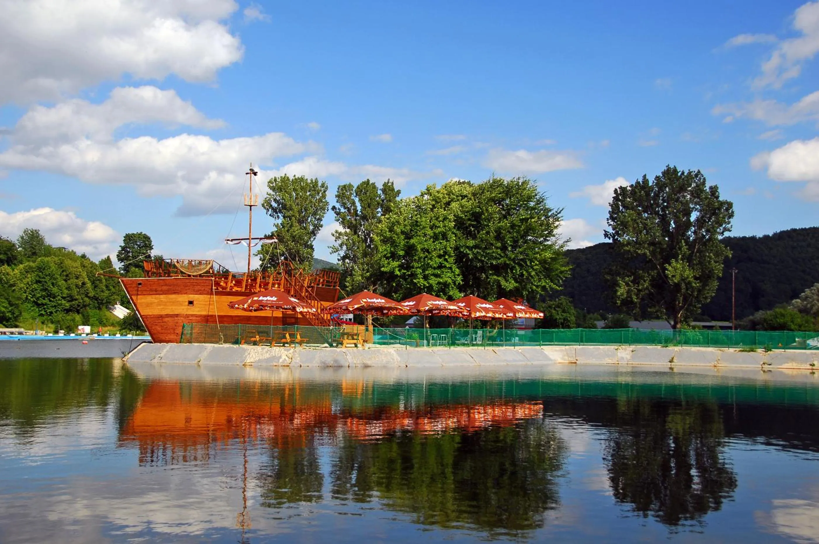 Area and facilities in Dixon Resort