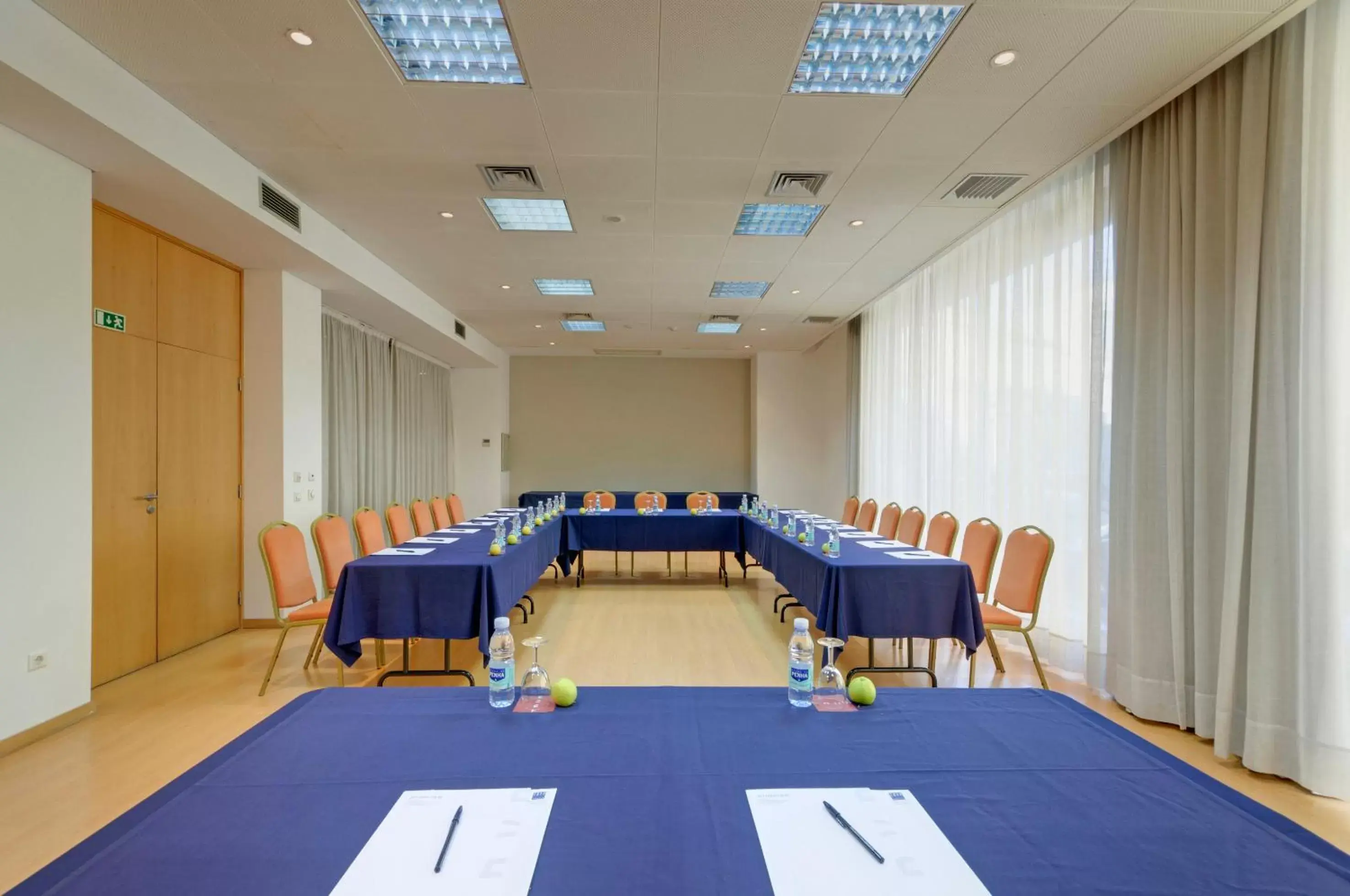 Business facilities in TRYP by Wyndham Porto Centro Hotel