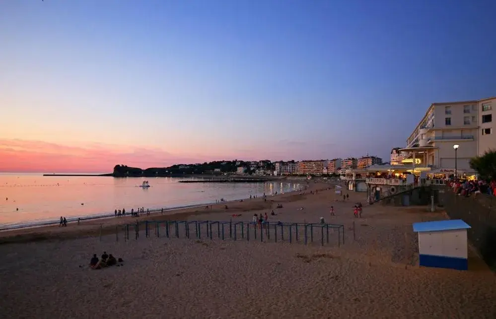 Staff, Beach in Hotel Colbert