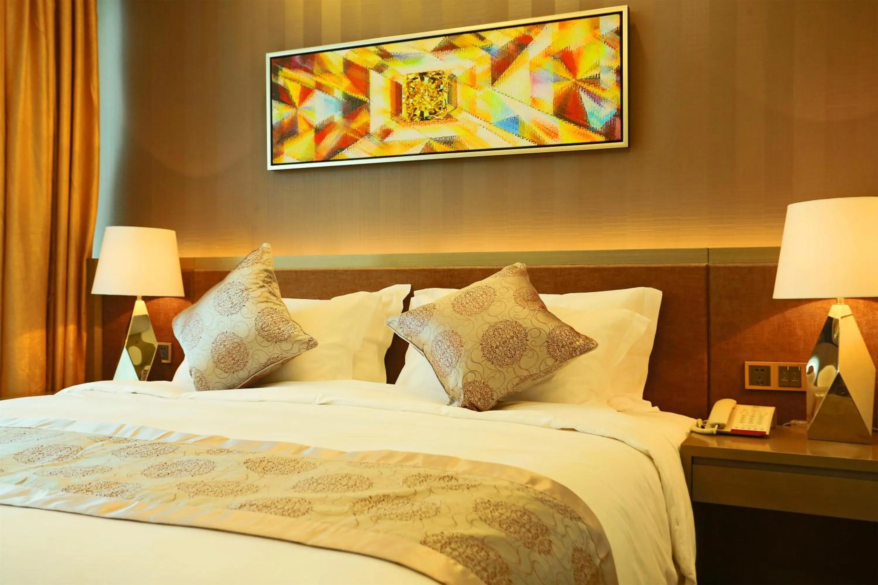 Deluxe Double Room in Shenzhen Baoan PLUS Gems Cube Hotel                                                             