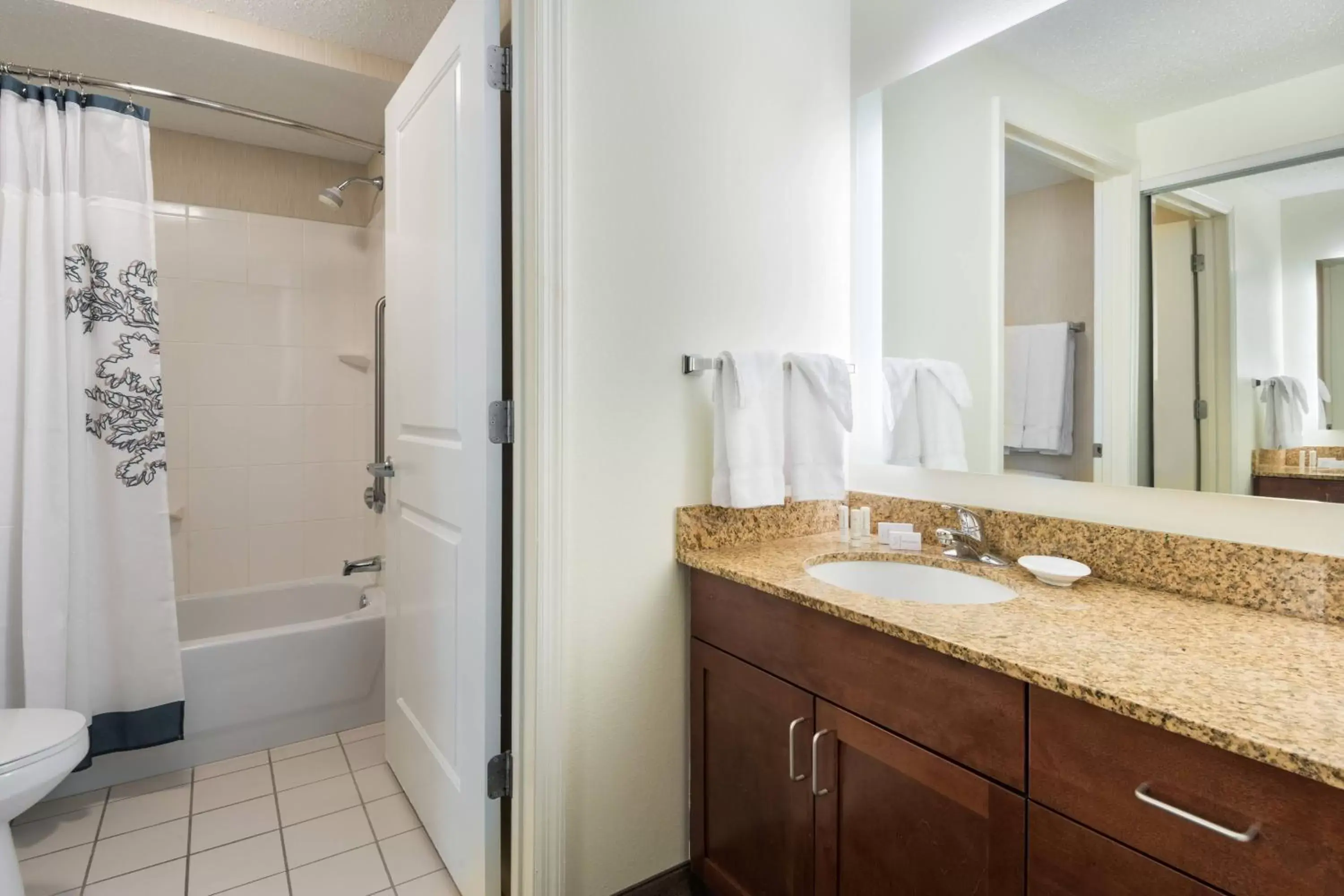 Bathroom in Residence Inn by Marriott St. Louis Downtown