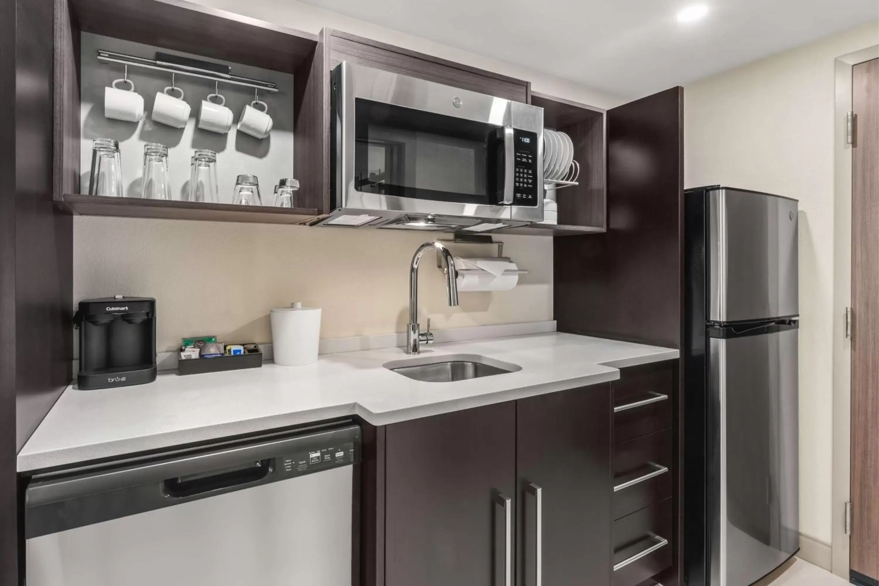 Kitchen or kitchenette, Kitchen/Kitchenette in Home2 Suites By Hilton North Conway, NH