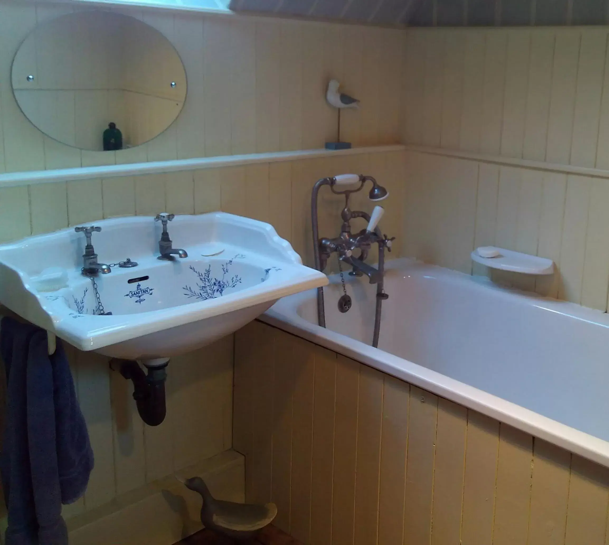 Bathroom in Field Farm Cottage B&B