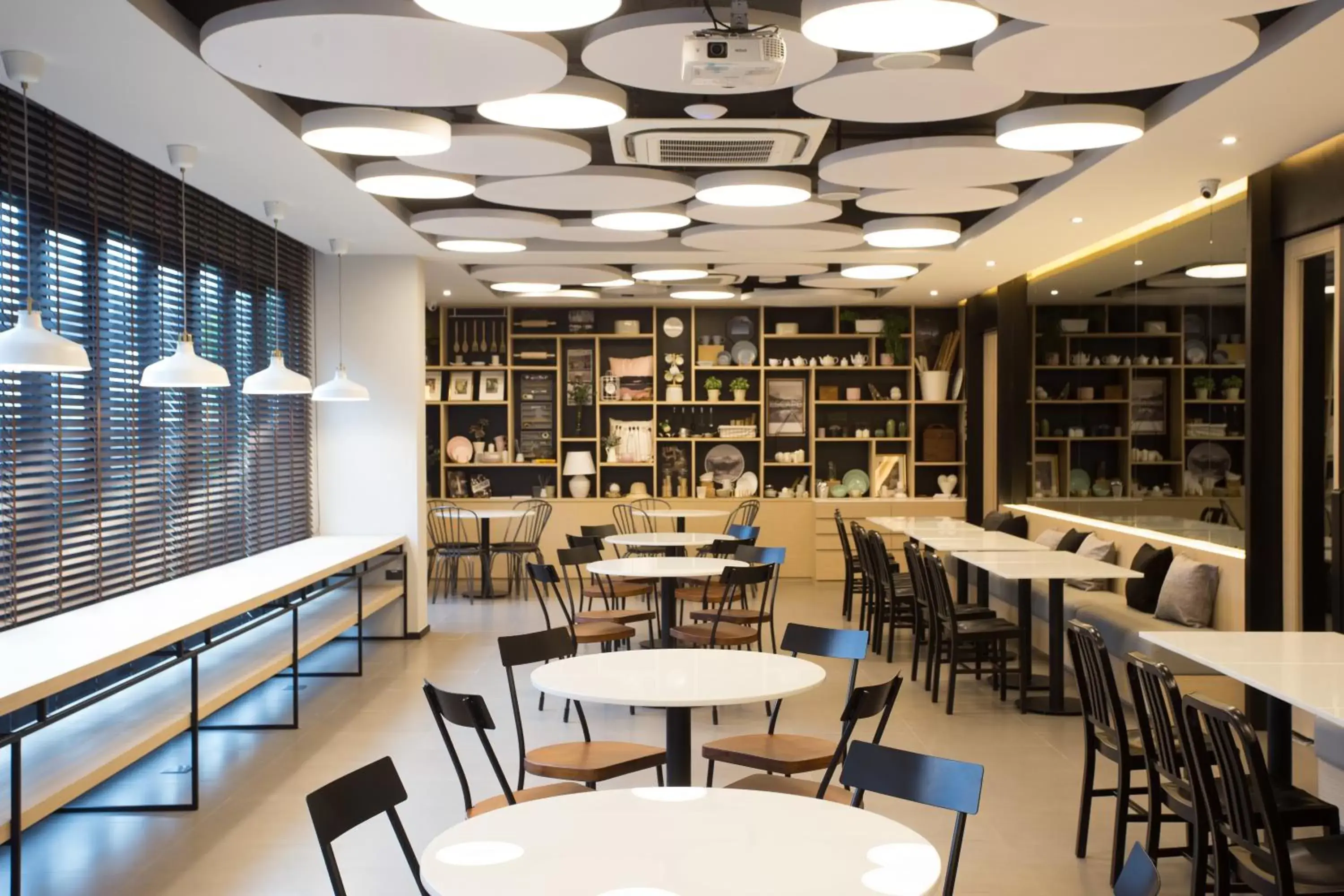 Restaurant/places to eat in The Journey Hotel Bangna Restaurant/places to eat in The Journey Hotel Bangna