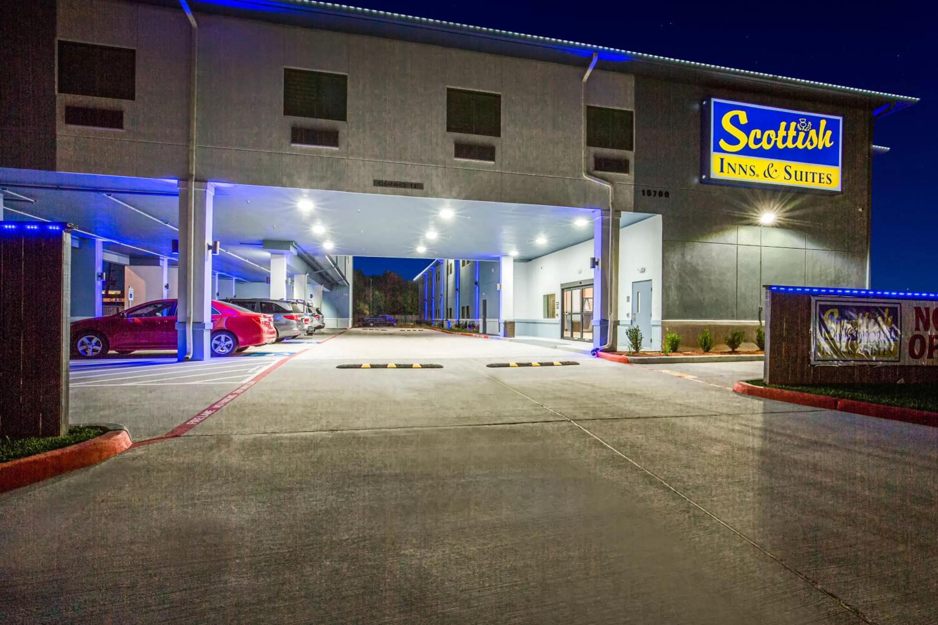 Facade/entrance in Scottish Inns & Suites Houston, TX