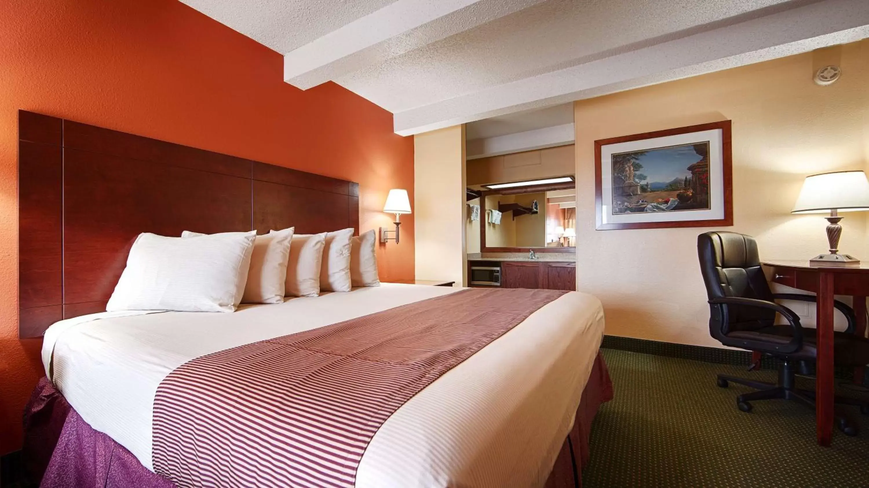 King Room with Bathtub - Disability Access/Non-Smoking in Best Western Montis Inn King Room with Bathtub - Disability Access/Non-Smoking in Best Western Montis Inn