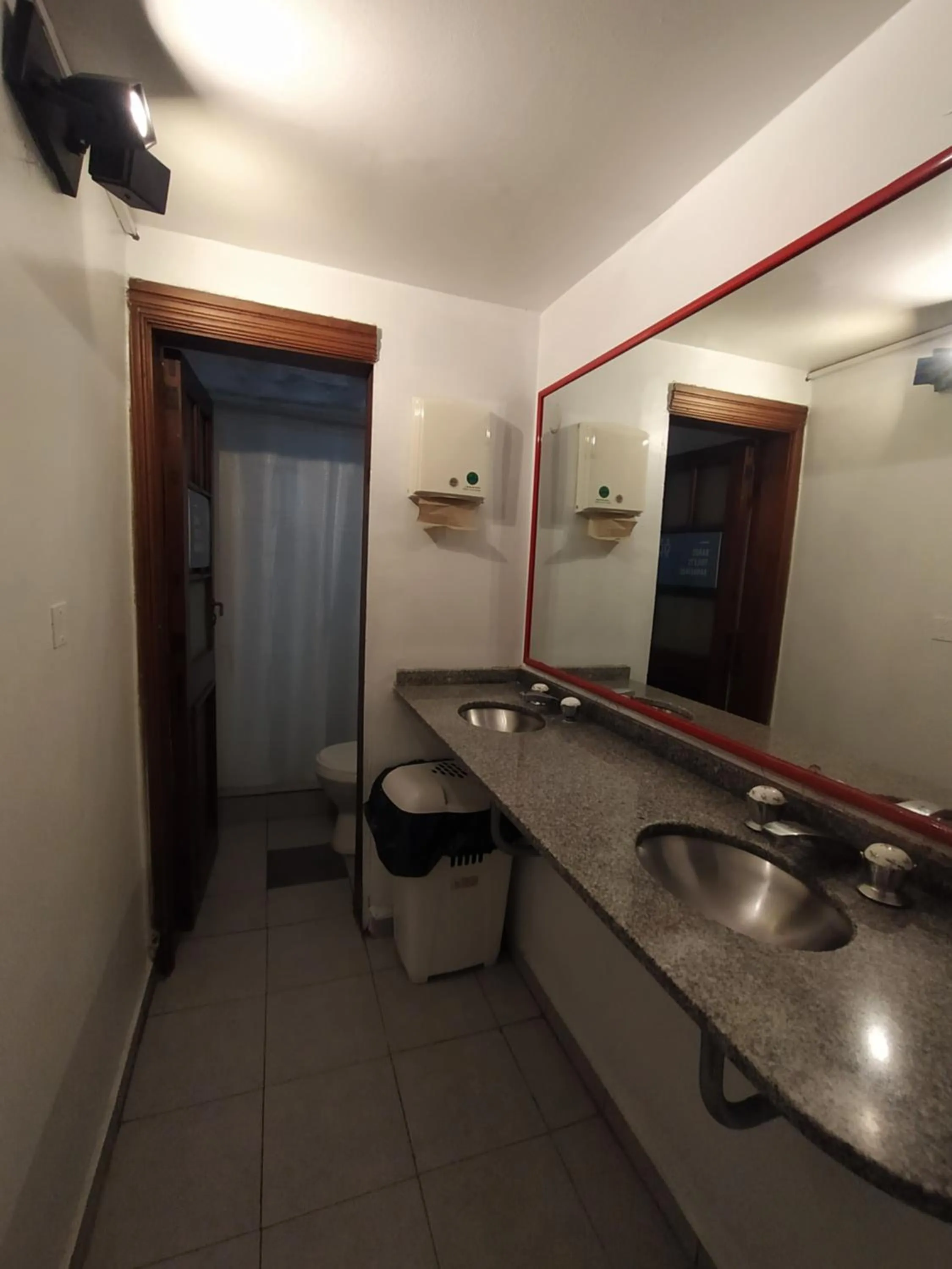 Bathroom in Play Hostel Arcos