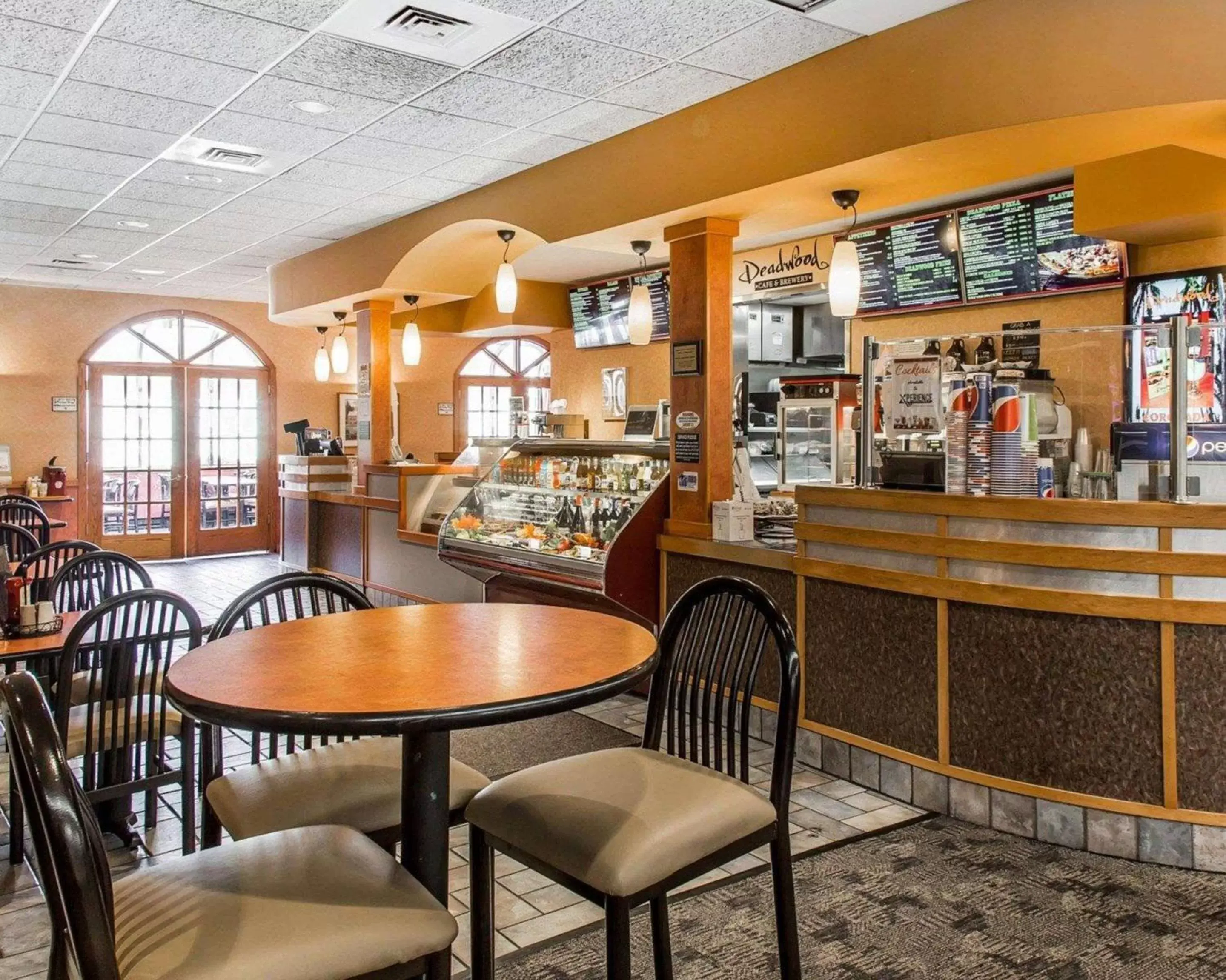 Restaurant/places to eat, Lounge/Bar in Comfort Inn Boston
