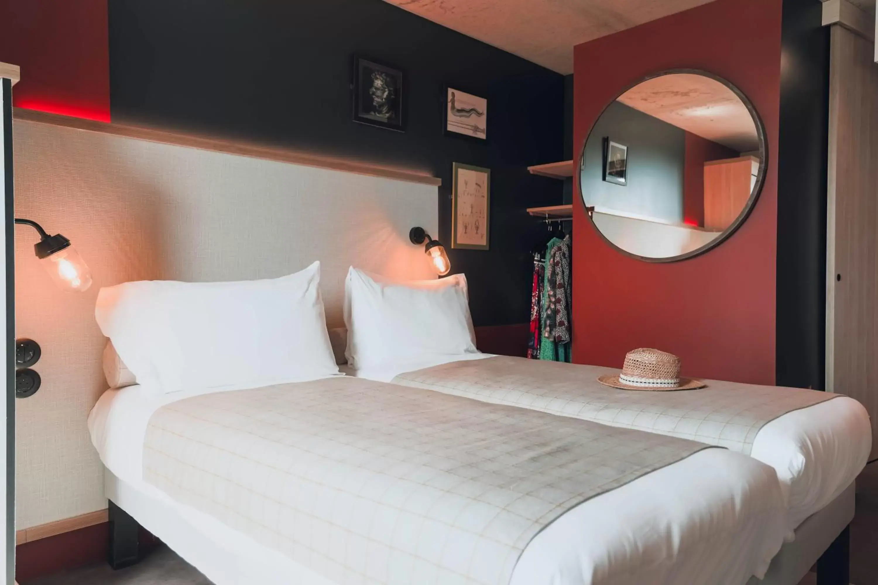 Bed in greet Hotel La Rochelle Centre