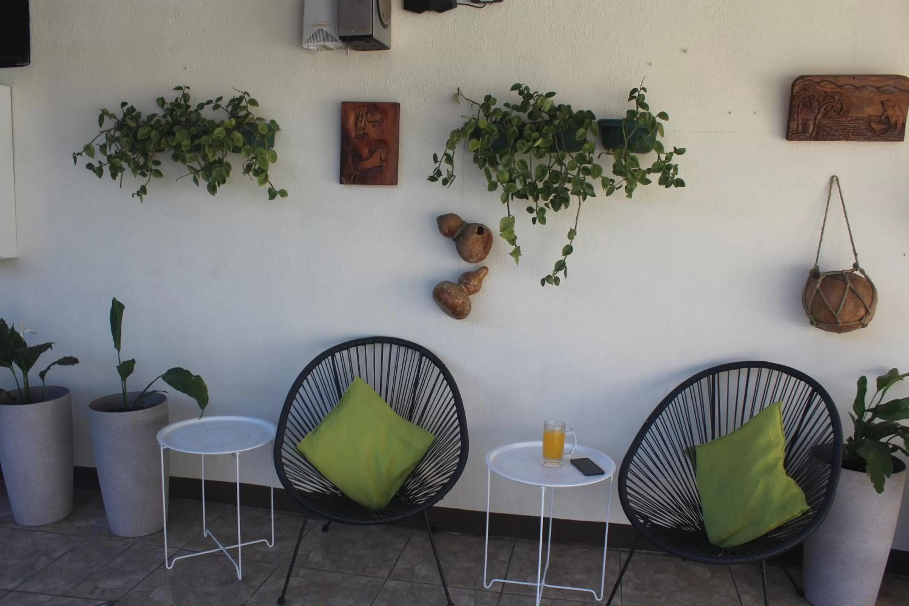 Living room in Berlor Airport Inn