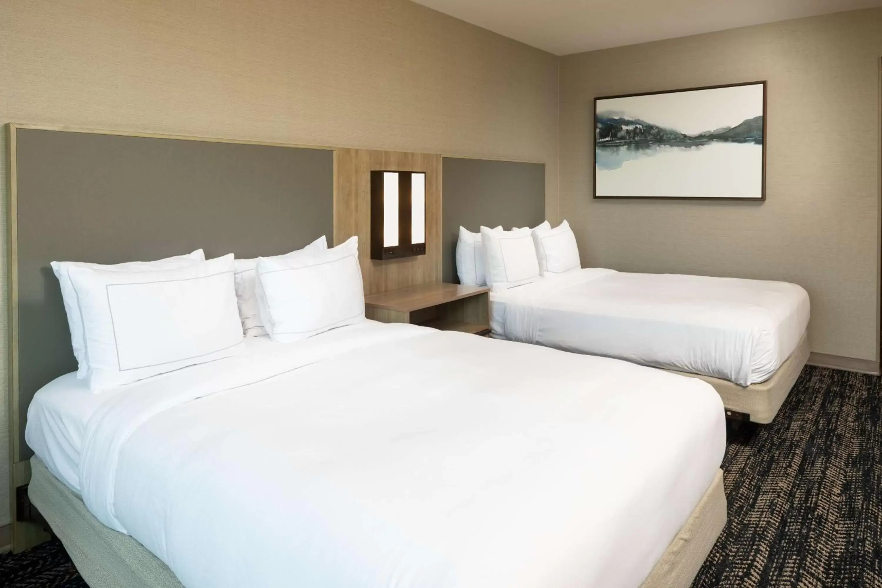 Queen Room with Two Queen Beds - River View in Hilton Asheville Biltmore Park Queen Room with Two Queen Beds - River View in Hilton Asheville Biltmore Park