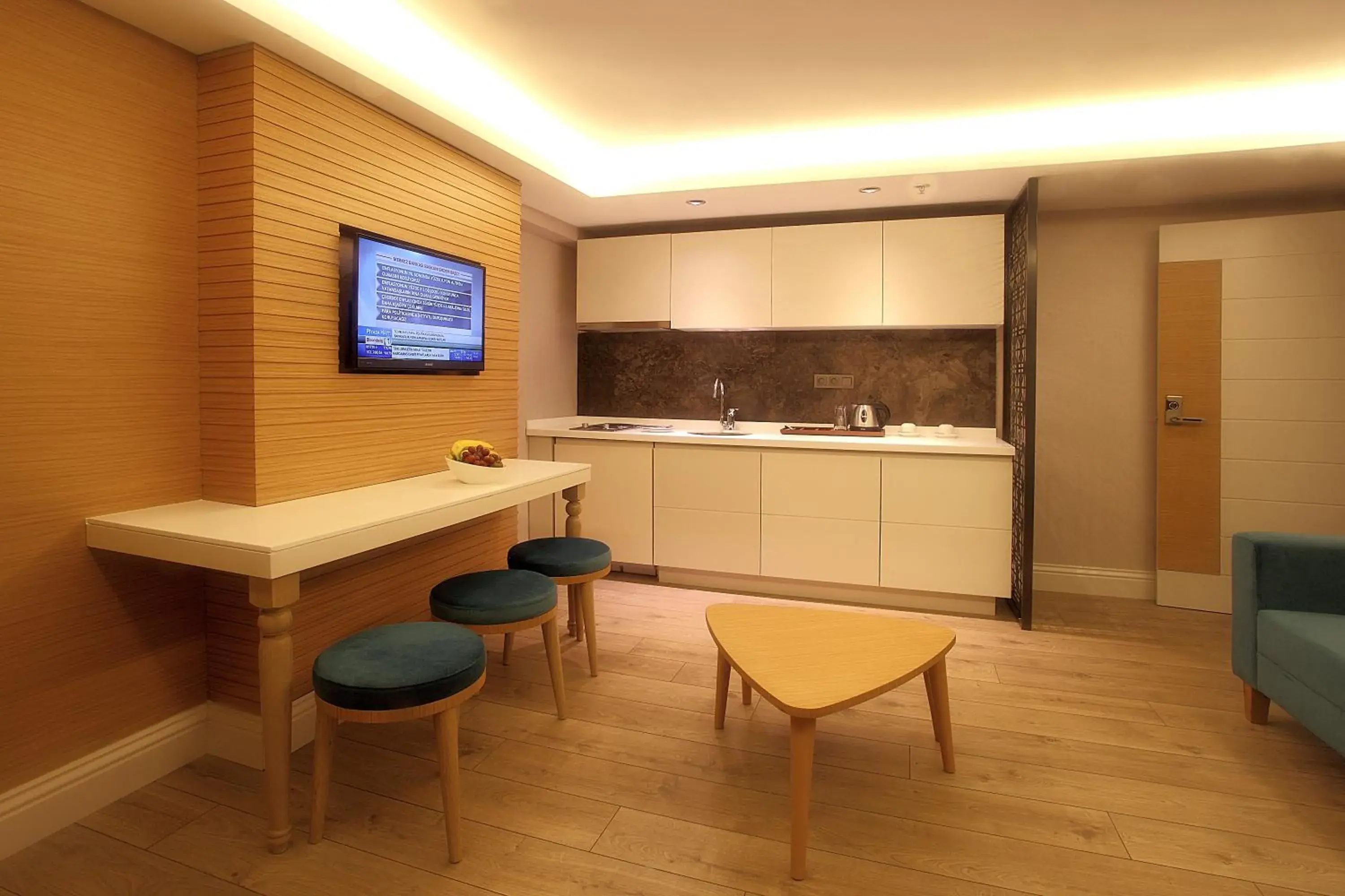 TV and multimedia, Kitchen/Kitchenette in Carina Park Suites Nisantasi