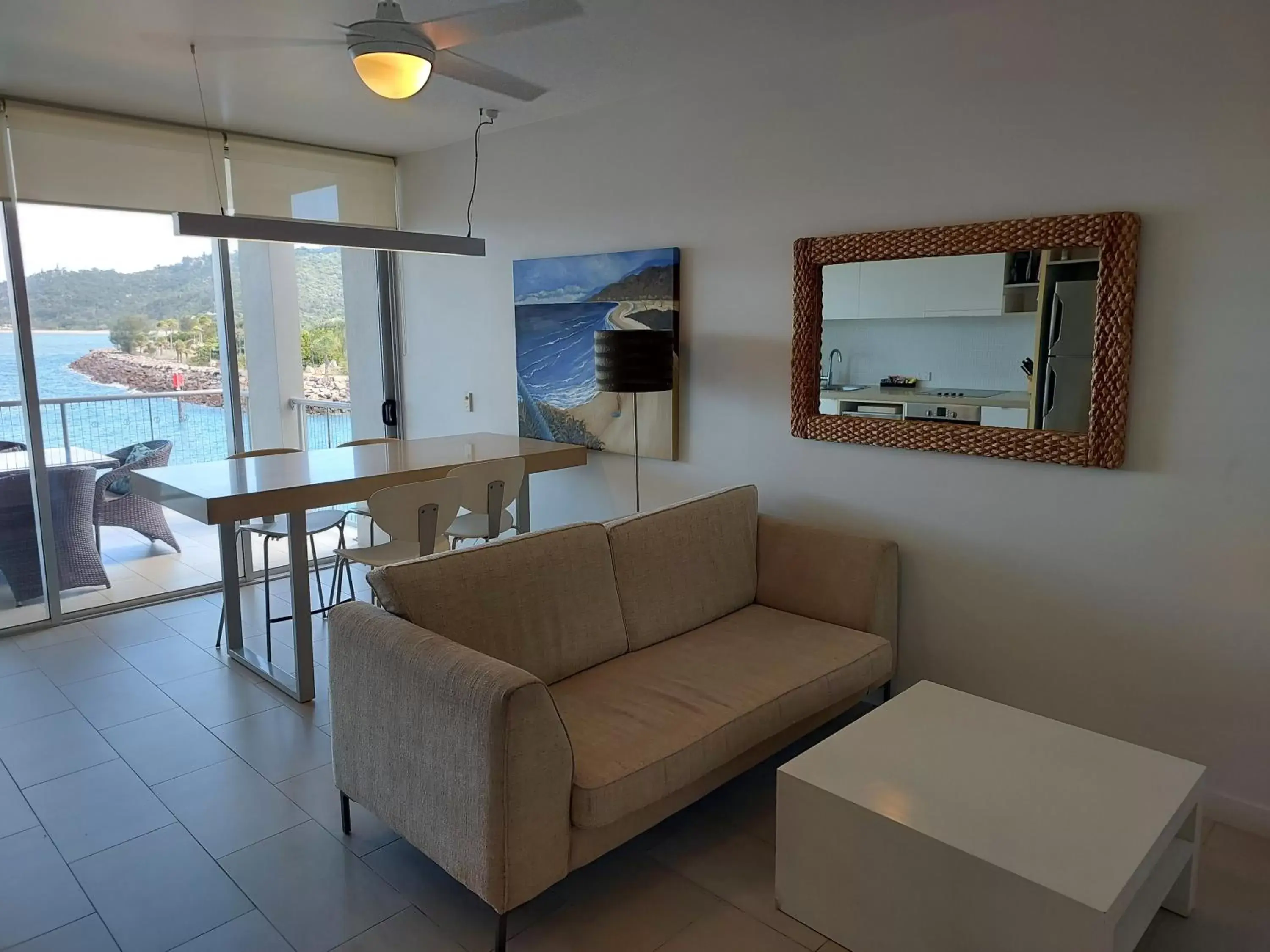 Living room, Seating Area in Grand Mercure Apartments Magnetic Island