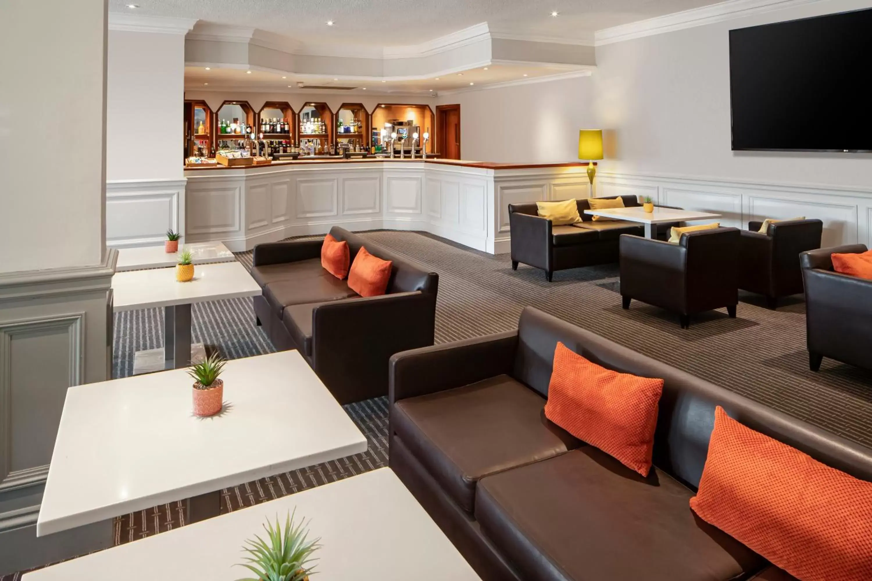 Restaurant/places to eat, Lounge/Bar in Holiday Inn Hull Marina, an IHG Hotel