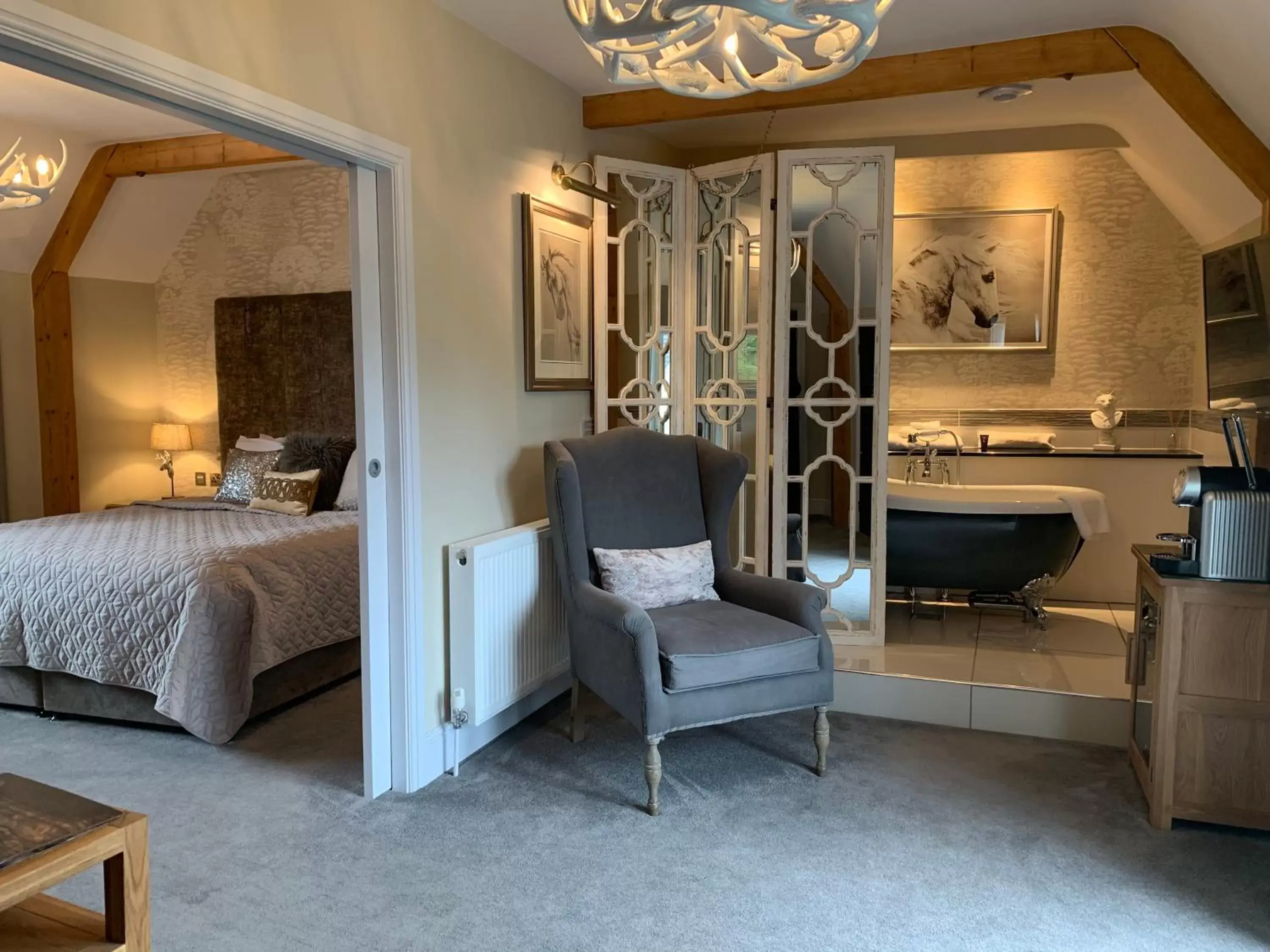 Bedroom, Seating Area in The Wheatsheaf Hotel, Sandbach