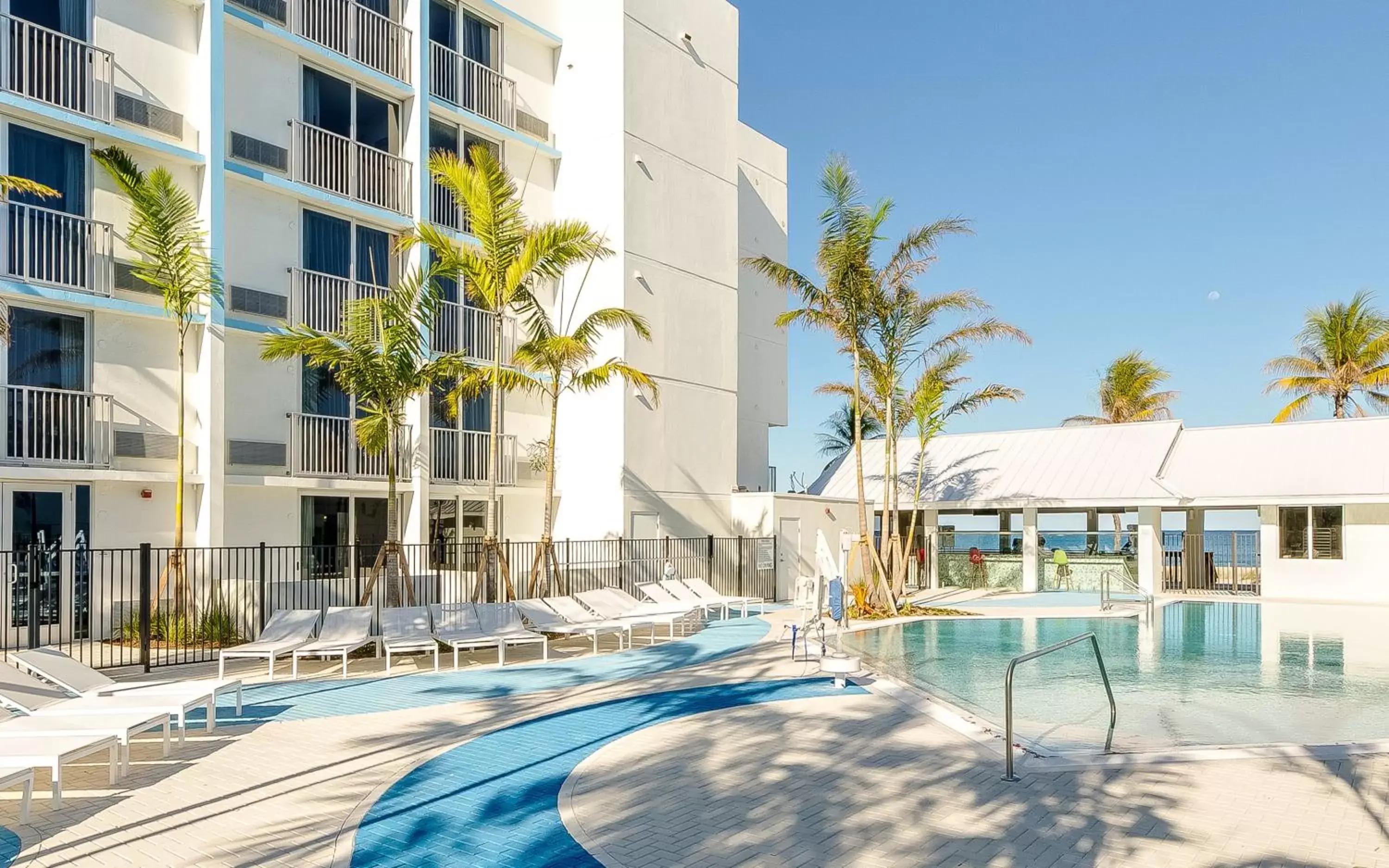 Swimming Pool in Plunge Beach Resort