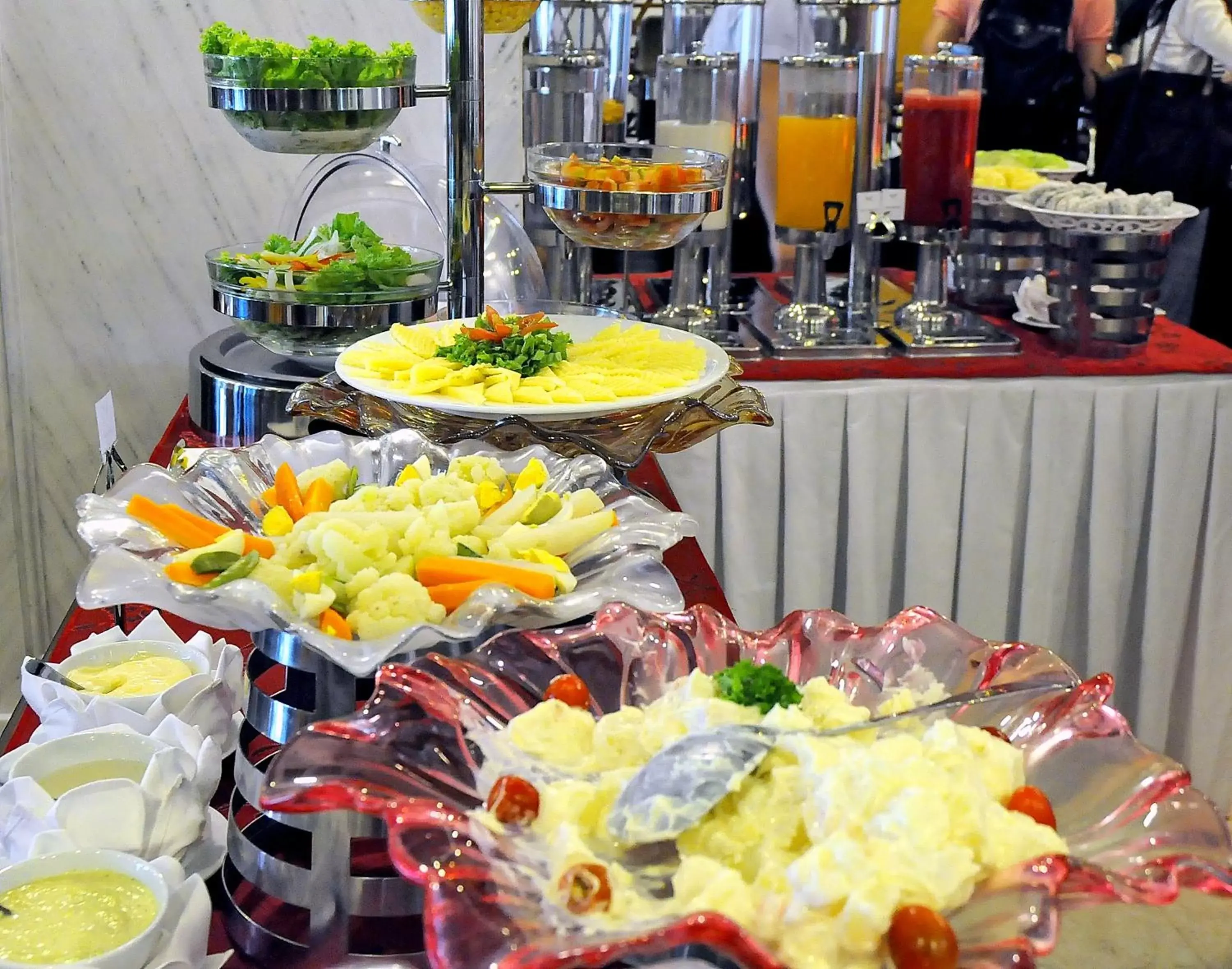 Dining area, Food in Apus Hotel