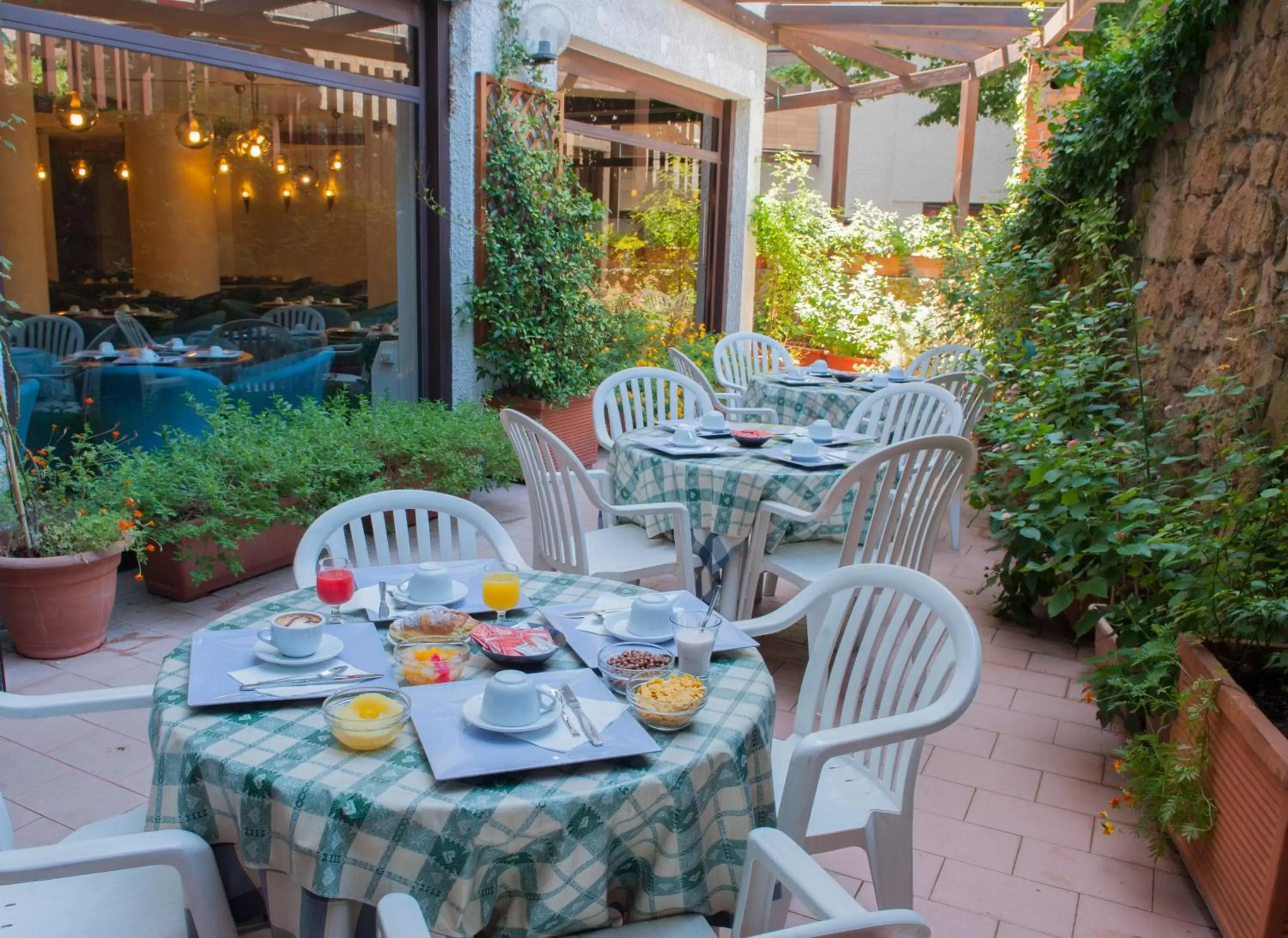 Restaurant/places to eat in Hotel La Pergola