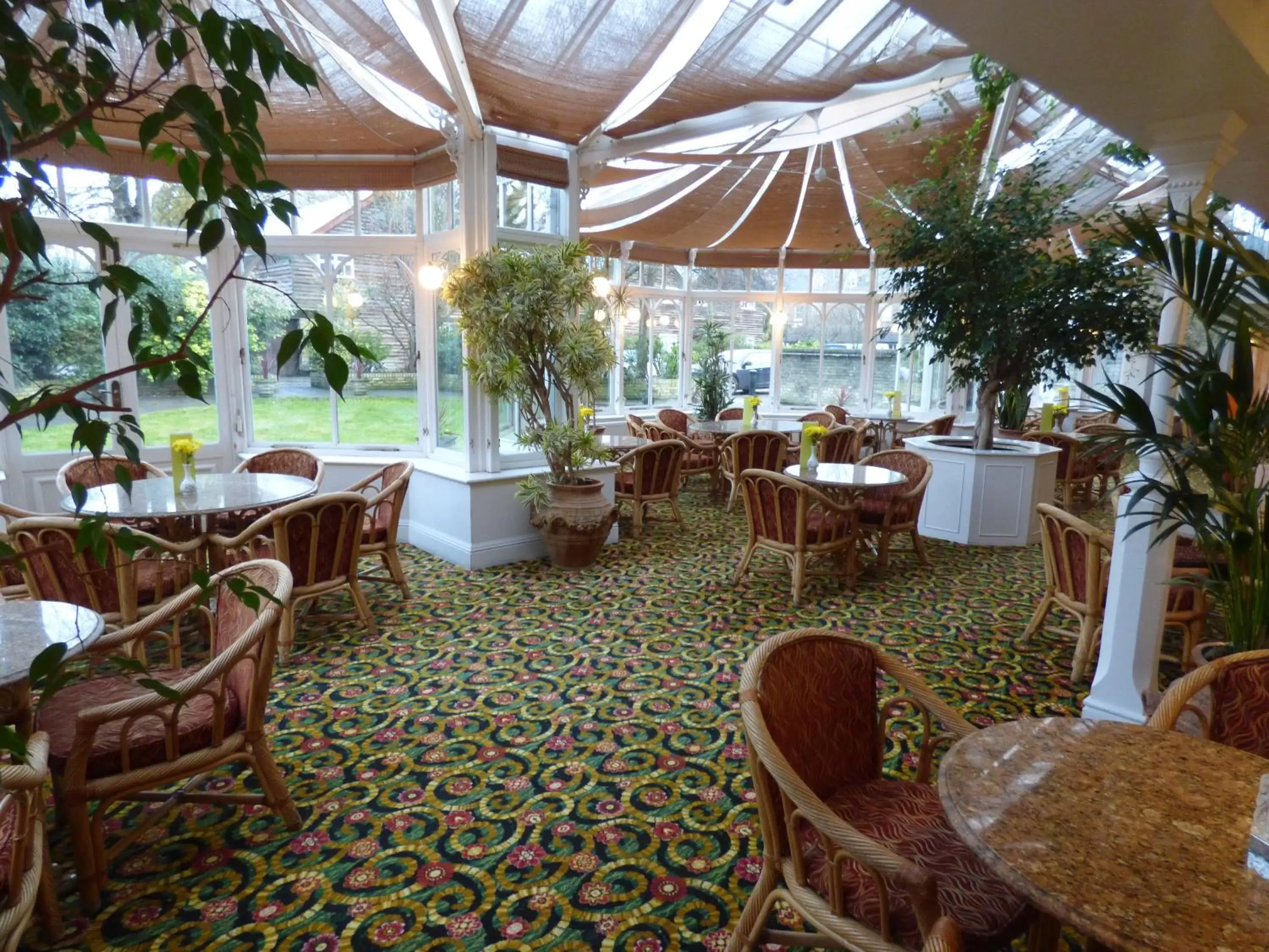 Restaurant/Places to Eat in Arundel House Hotel