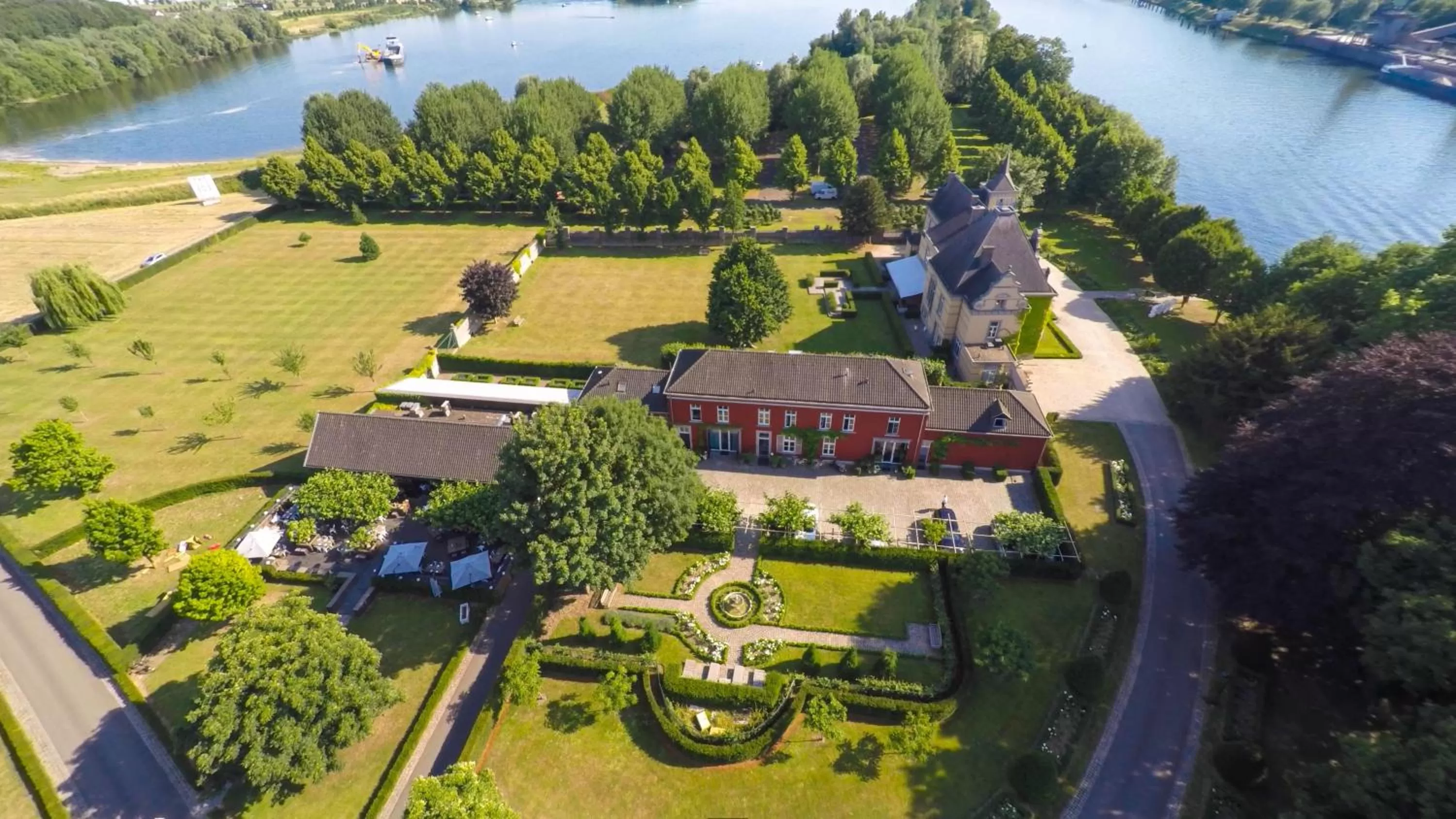 Day in Landgoed Kasteel de Hoogenweerth