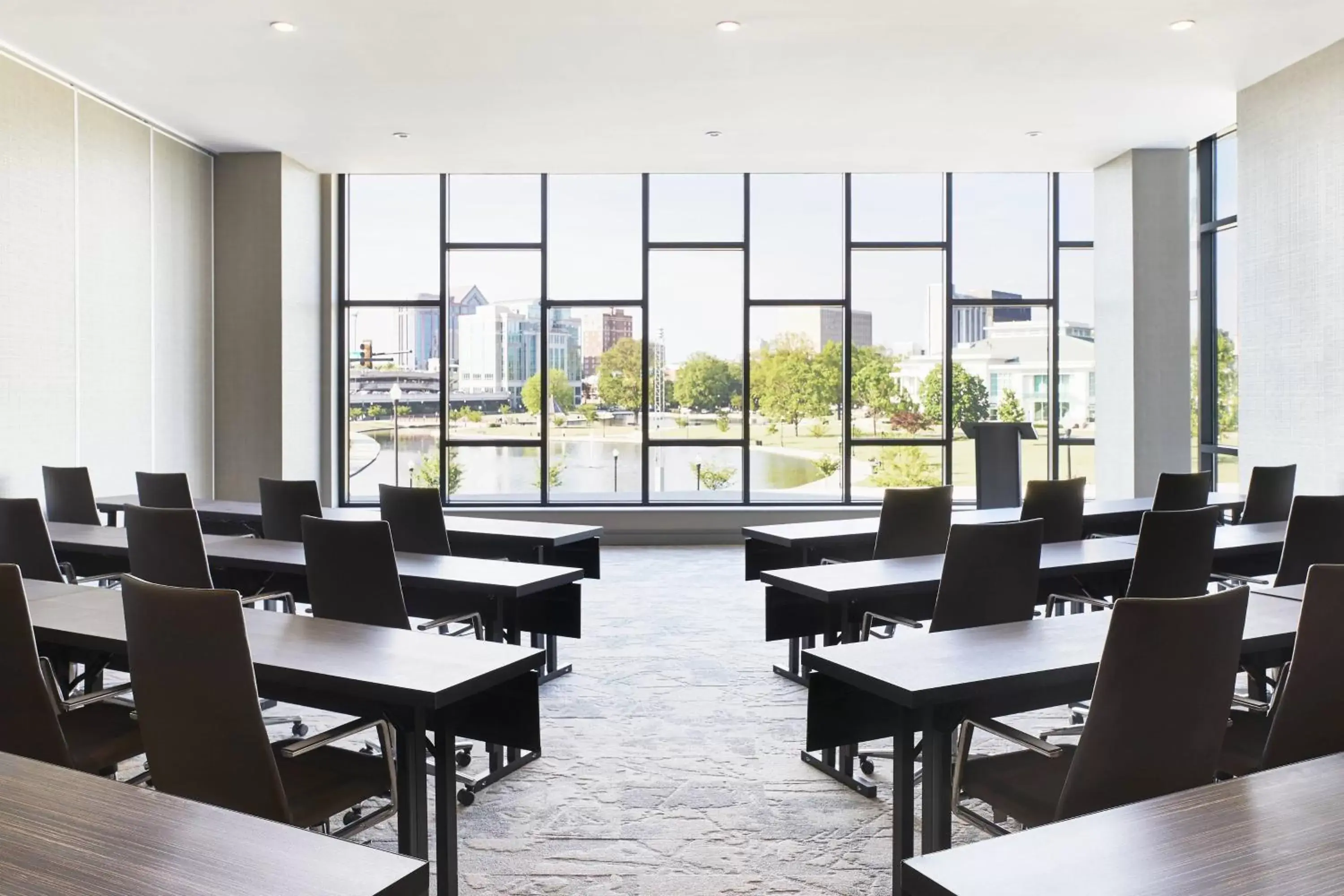 Meeting/conference room, Restaurant/Places to Eat in AC by Marriott Hotel Huntsville Downtown