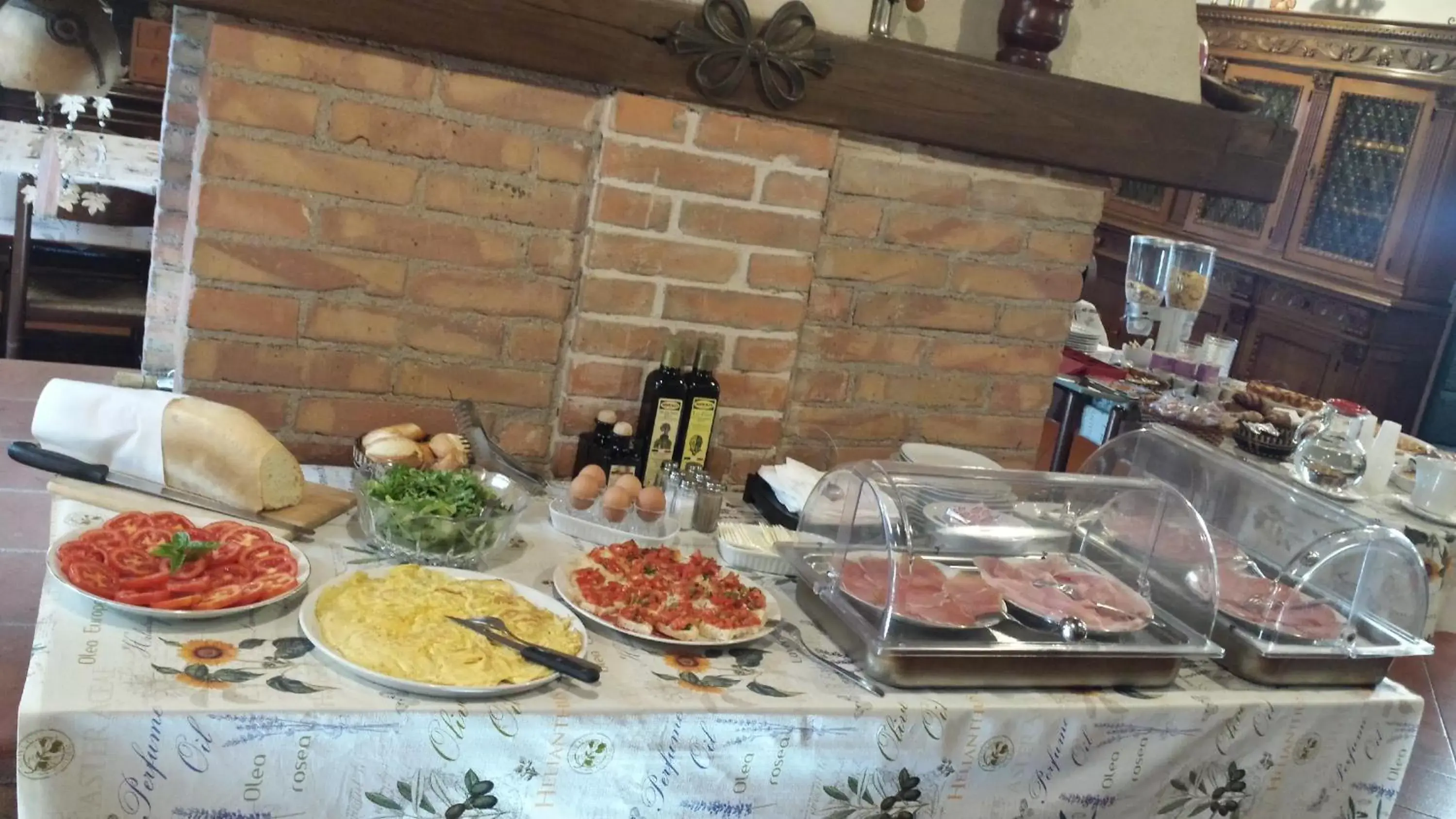 Italian breakfast in Il Canto del Sole