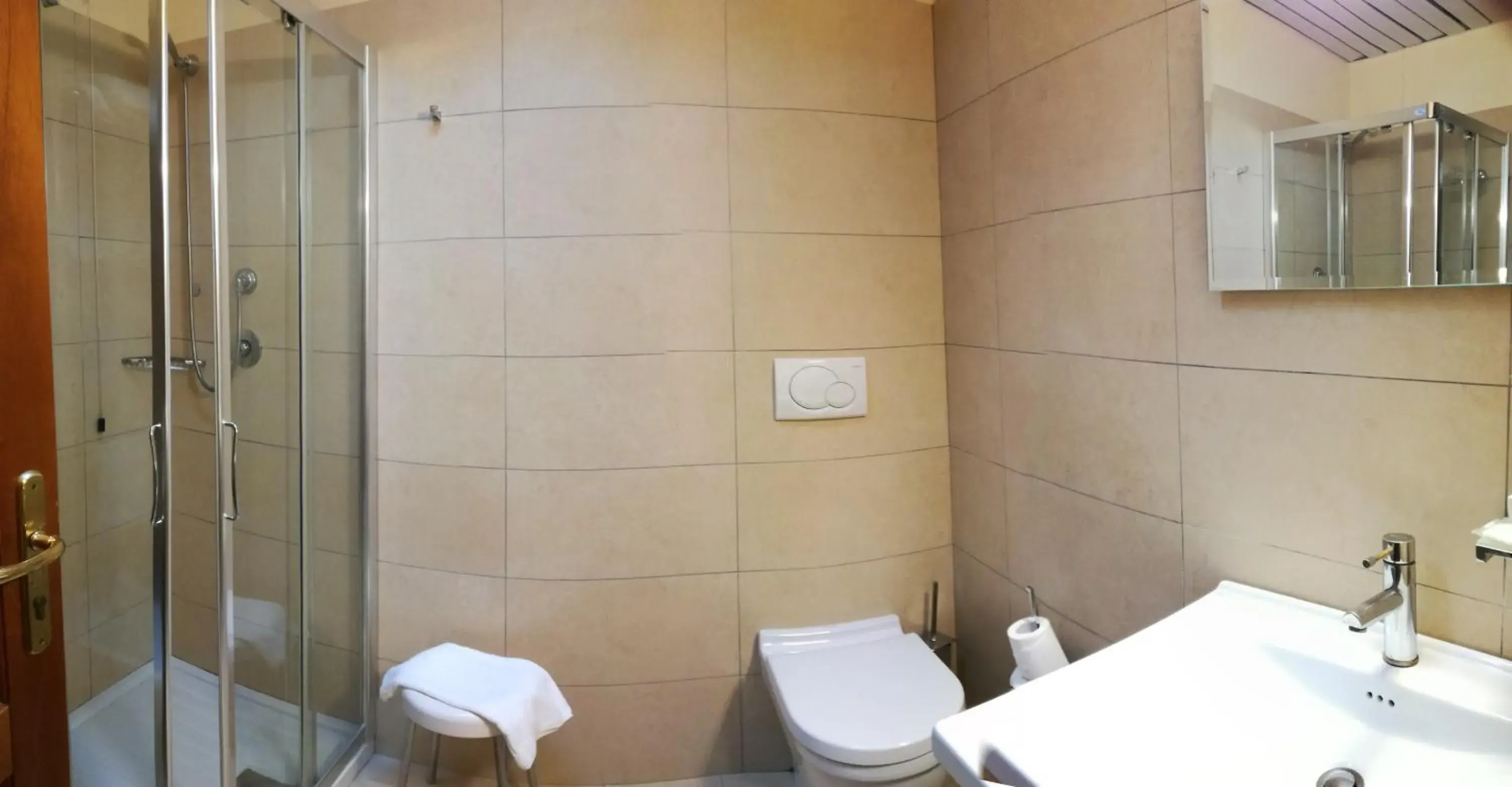 Bathroom in Hotel Leonardo Da Vinci