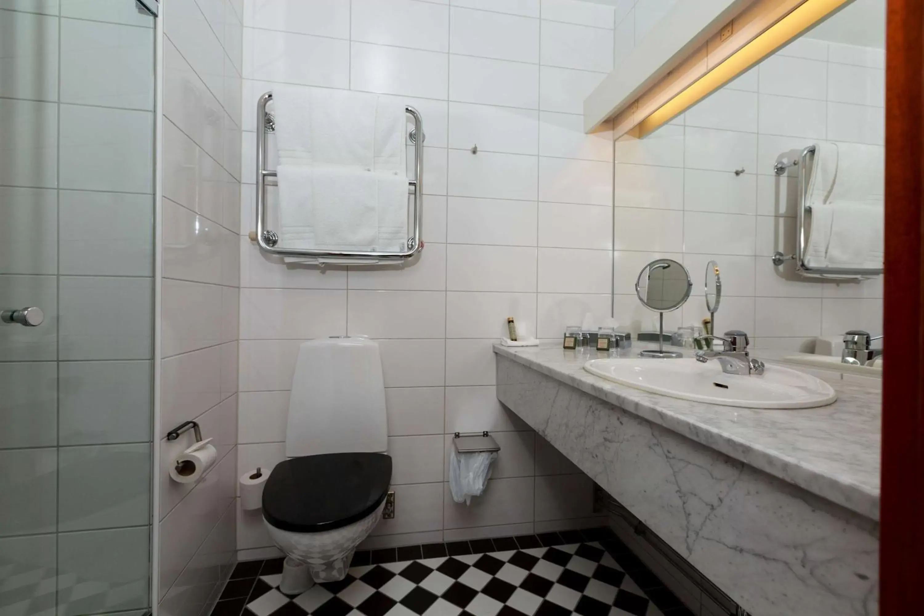 Photo of the whole room, Bathroom in Best Western Plus Västerviks Stadshotell