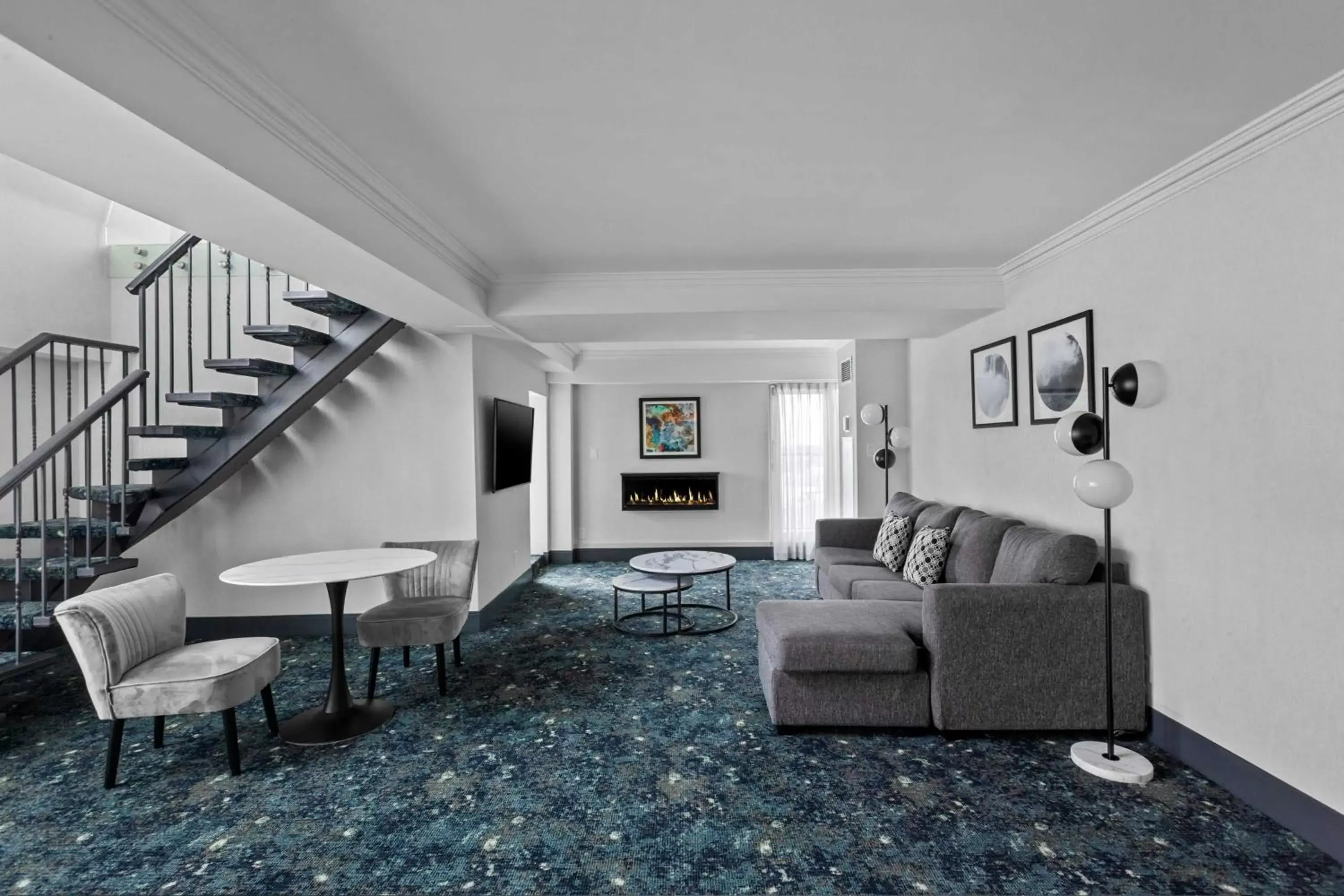 Bedroom, Seating Area in Sheraton Fallsview Hotel