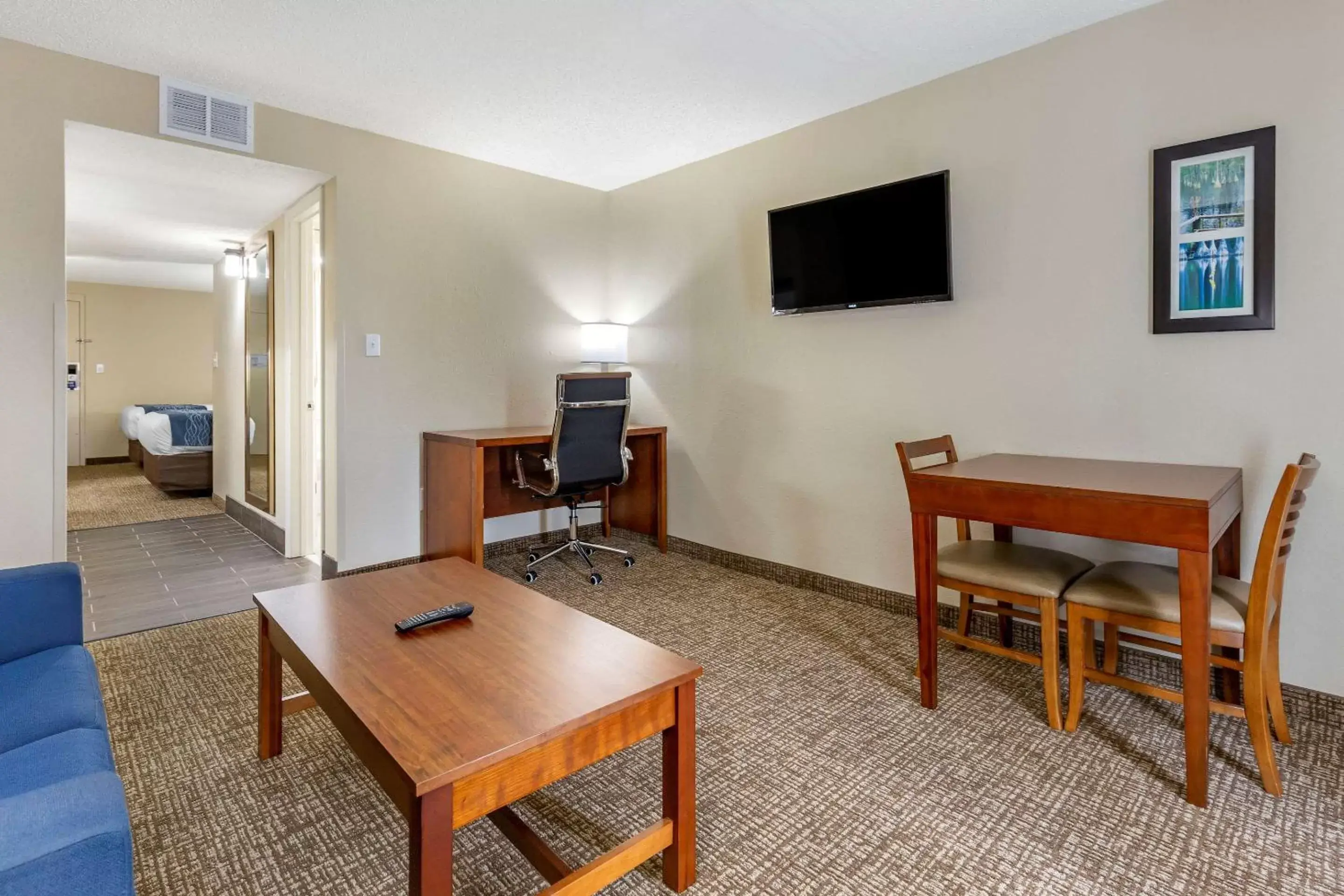 Photo of the whole room, TV/Entertainment Center in Comfort Inn & Suites Spring Lake - Fayetteville Near Fort Liberty