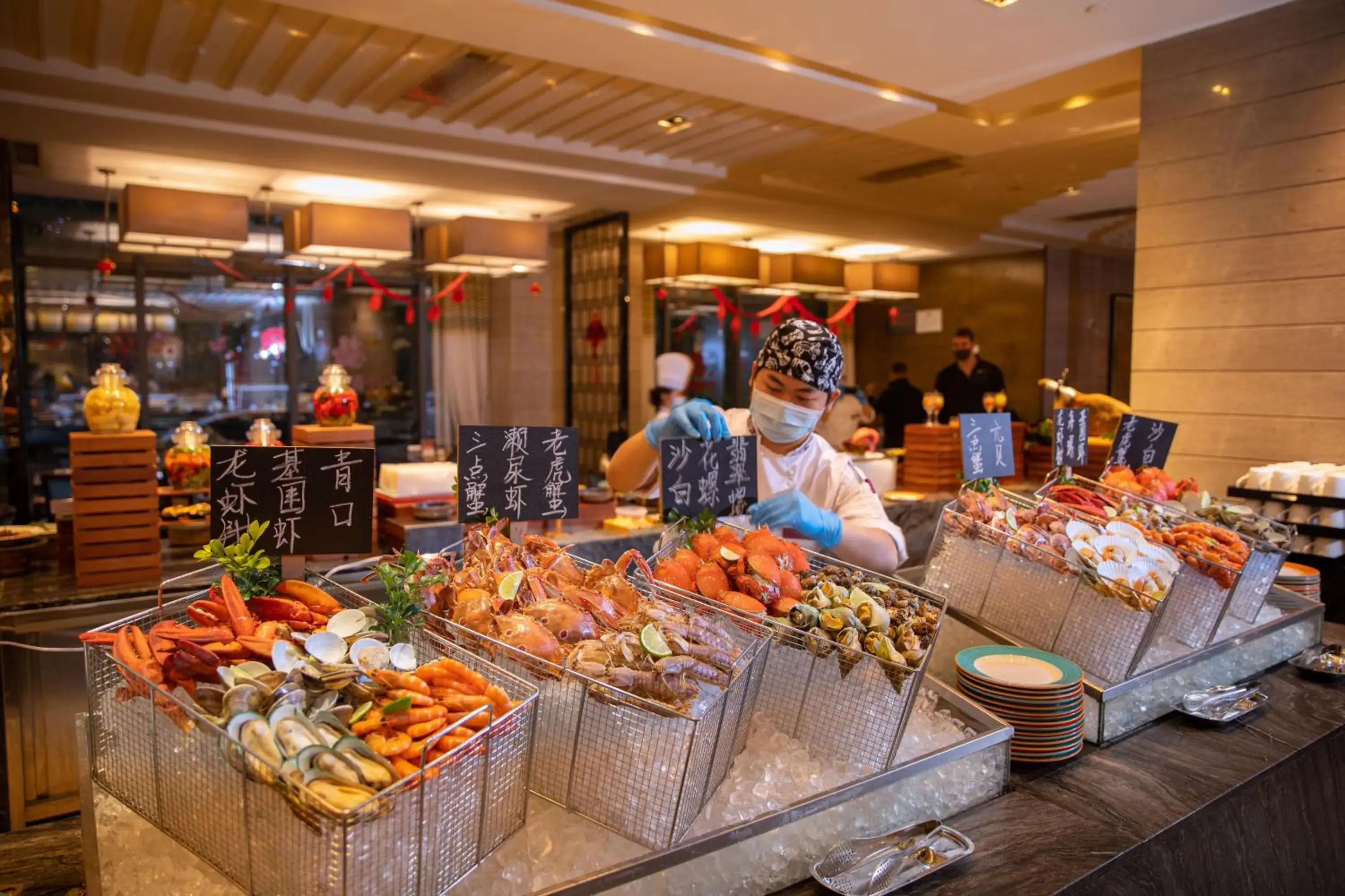 Restaurant/places to eat in Crowne Plaza Shenzhen Longgang City Centre, an IHG Hotel