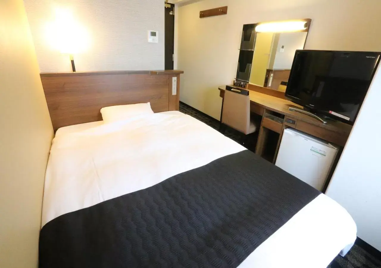 Bedroom, Bed in APA Hotel Toyama-Ekimae Minami