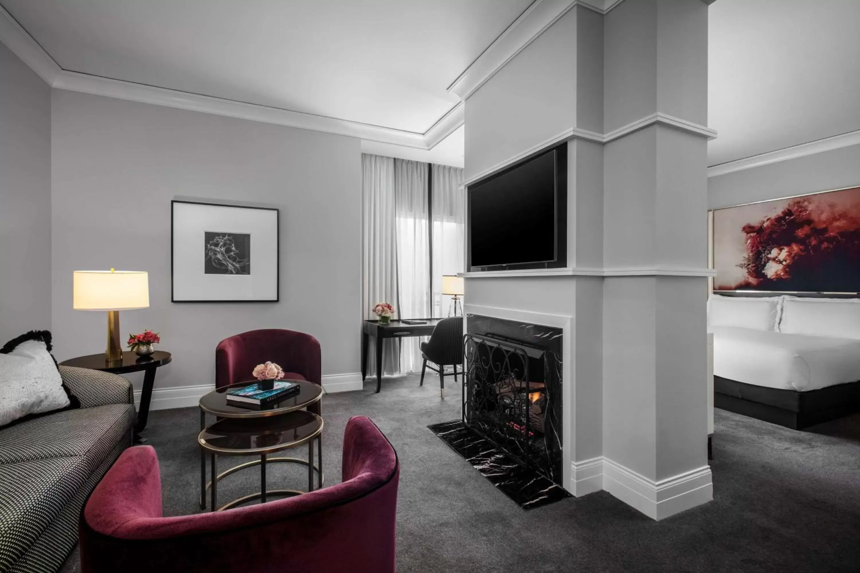 Junior Suite with Fireplace and Roll-in Shower - Mobility Access in Waldorf Astoria Chicago
