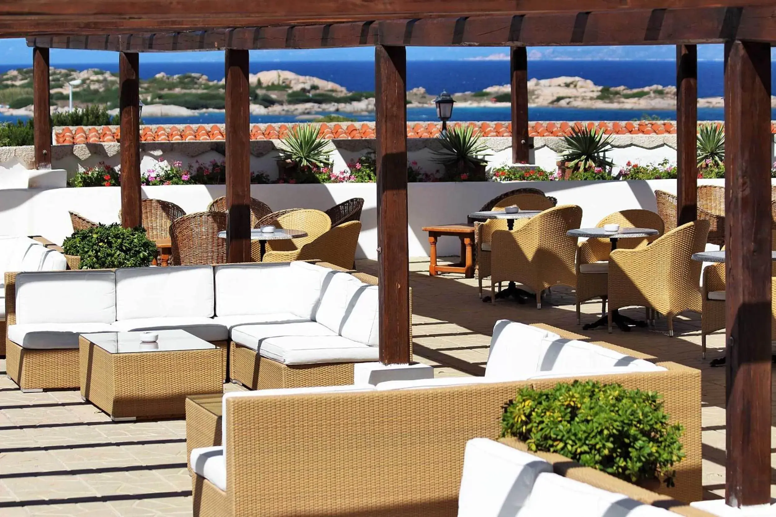 Patio, Restaurant/Places to Eat in Colonna Grand Hotel Capo Testa