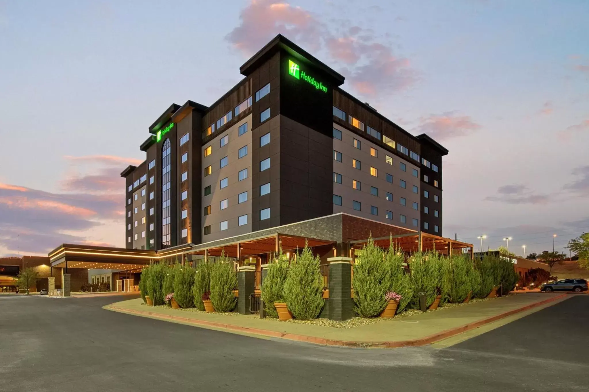 Property Building in Holiday Inn Rapid City - Rushmore Plaza, an IHG Hotel