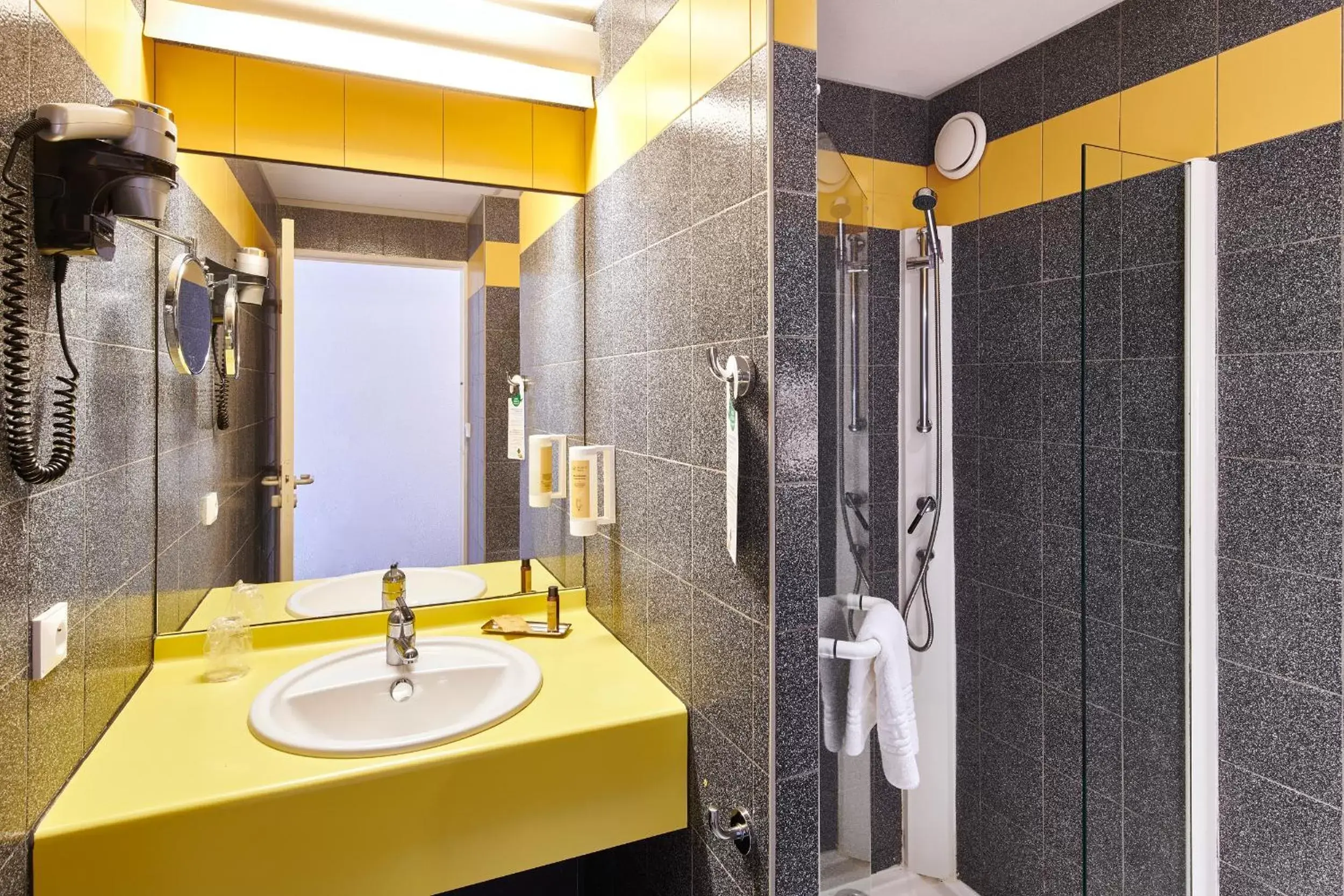 Shower, Bathroom in Club Vacances Bleues Les Jardins De l'Atlantique