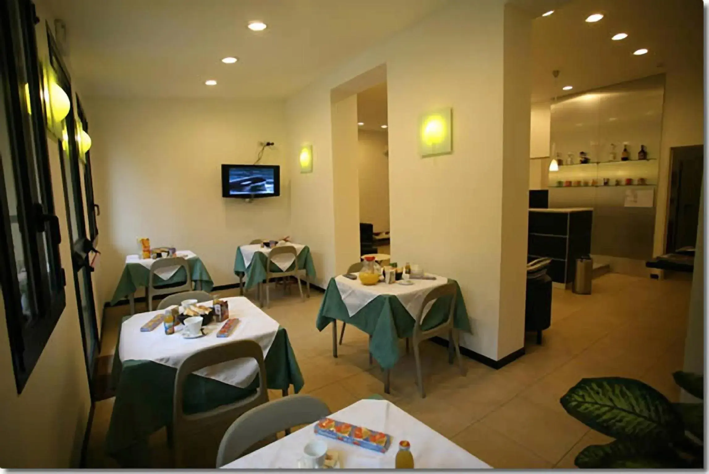 Restaurant/places to eat in Hotel Paradiso Restaurant/places to eat in Hotel Paradiso