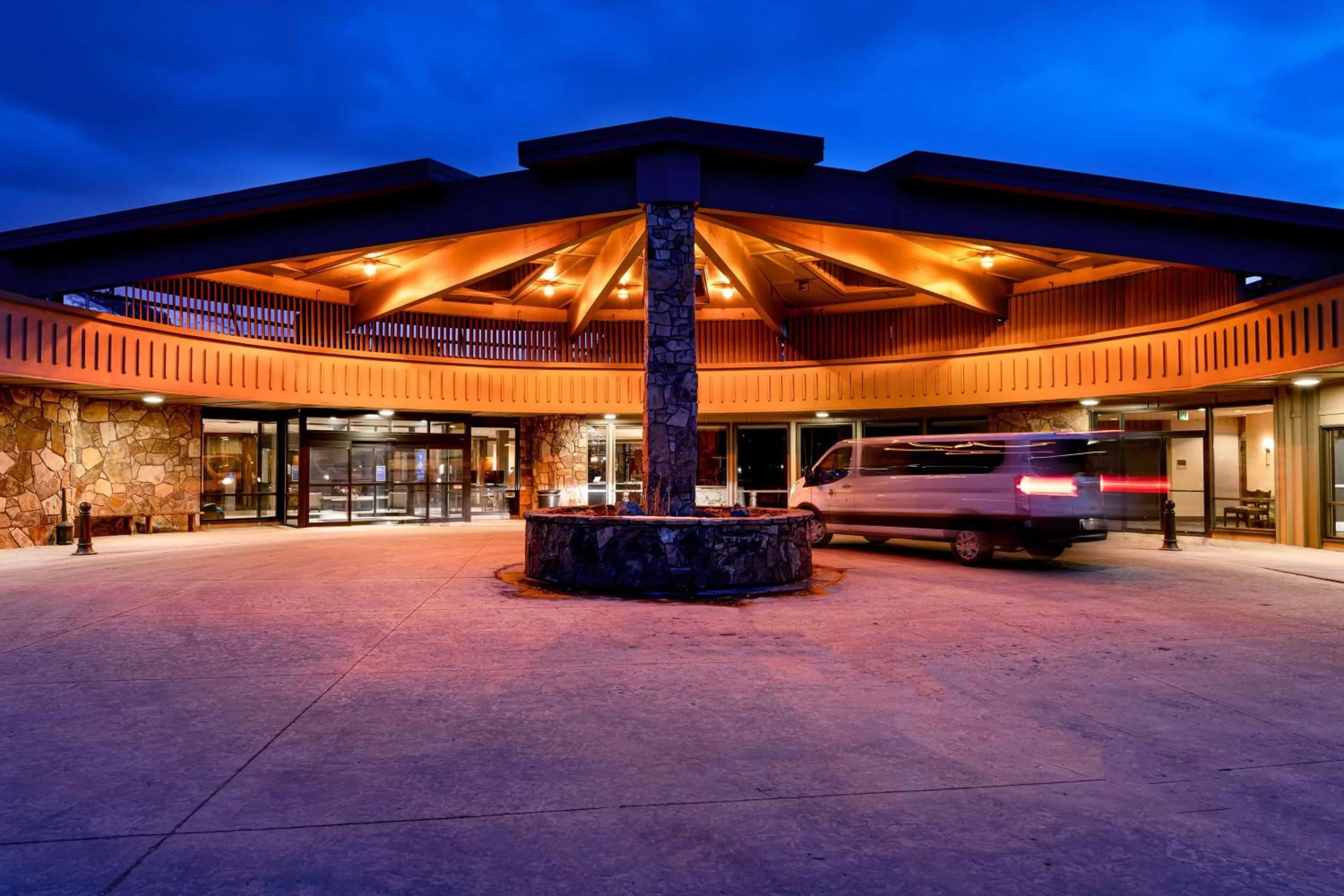 Property building in DoubleTree by Hilton Missoula Edgewater