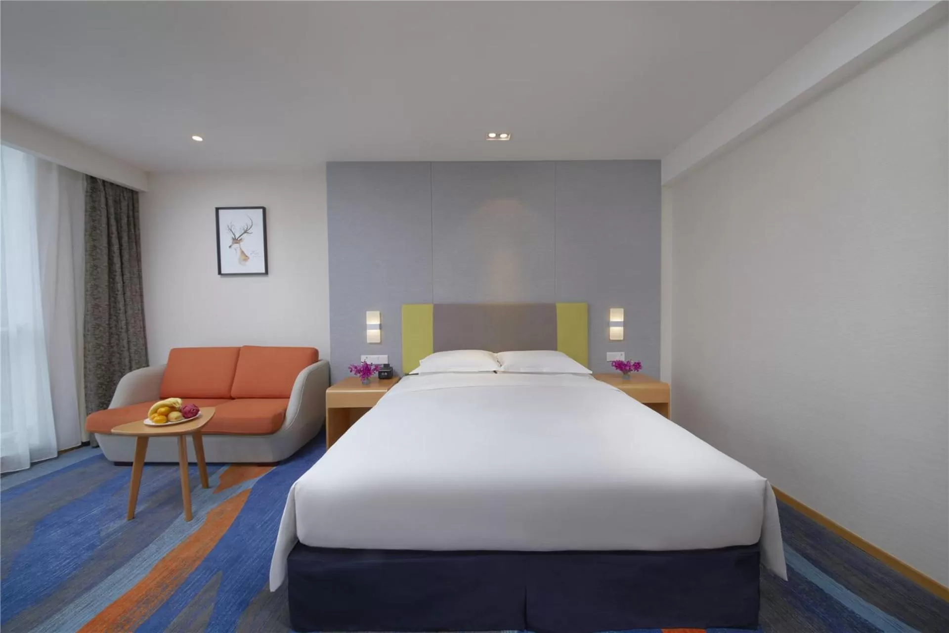 Photo of the whole room, Bed in Holiday Inn Express Zhengzhou Zhengdong by IHG
