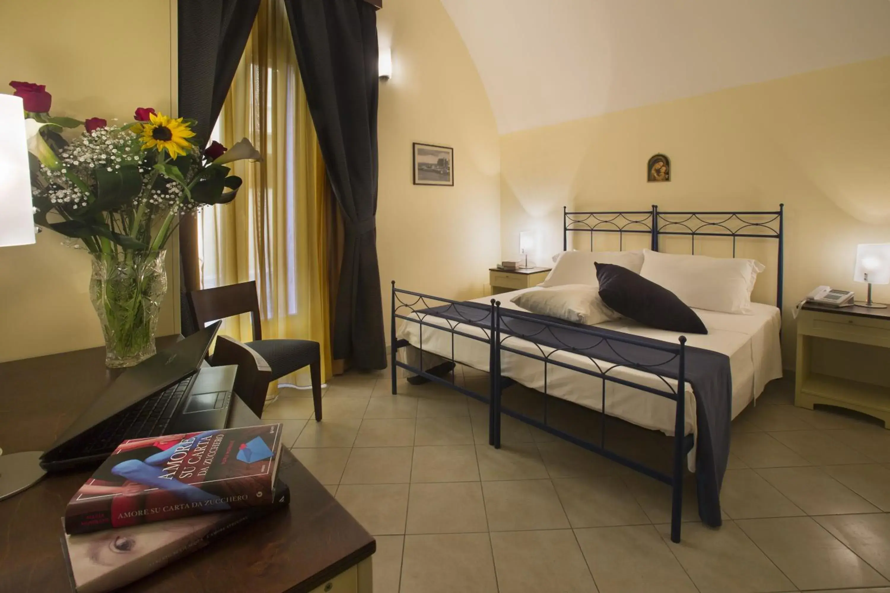 Bedroom, Bed in Al Pescatore Hotel & Restaurant