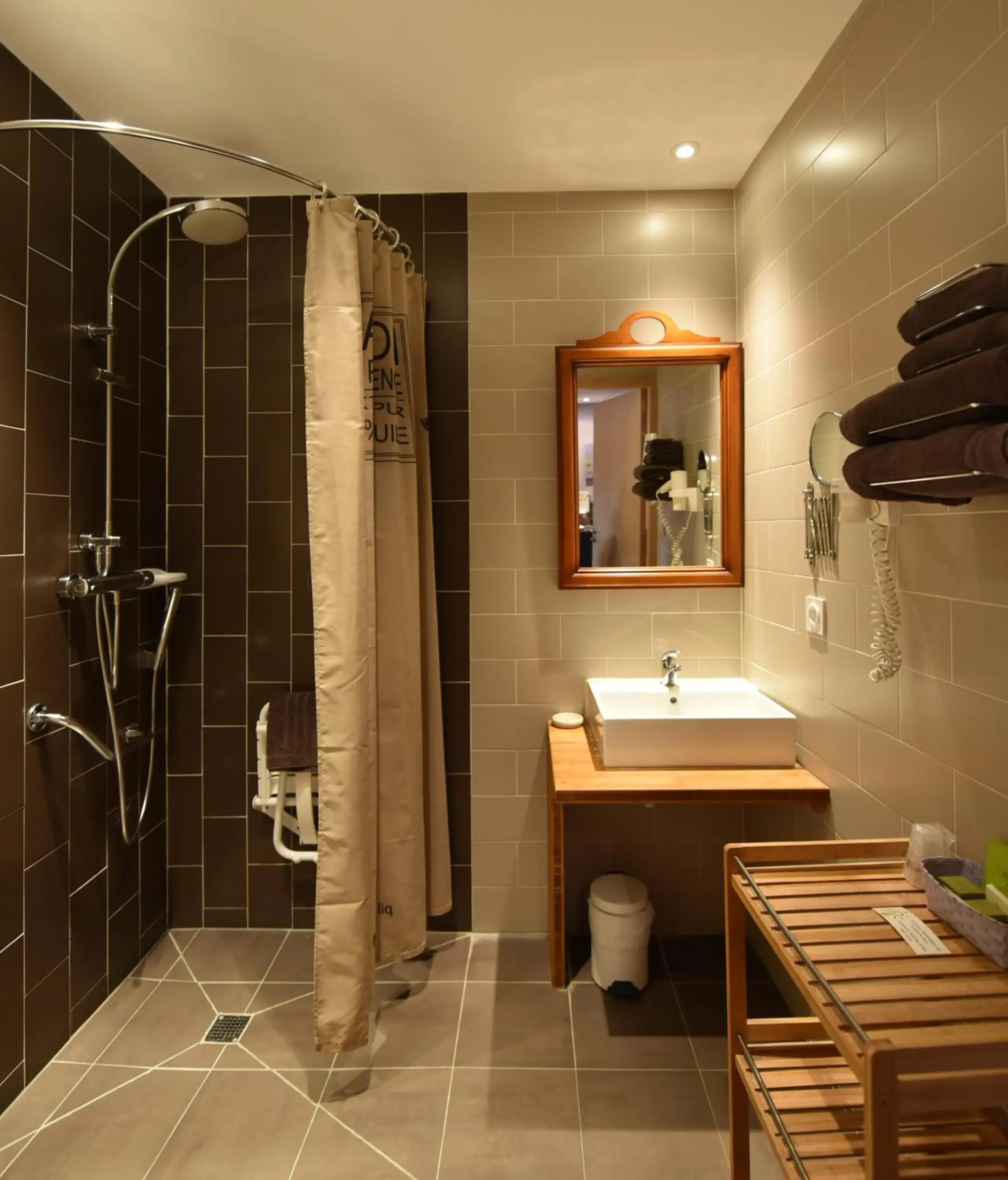 Bathroom in Hôtel Le Glacier