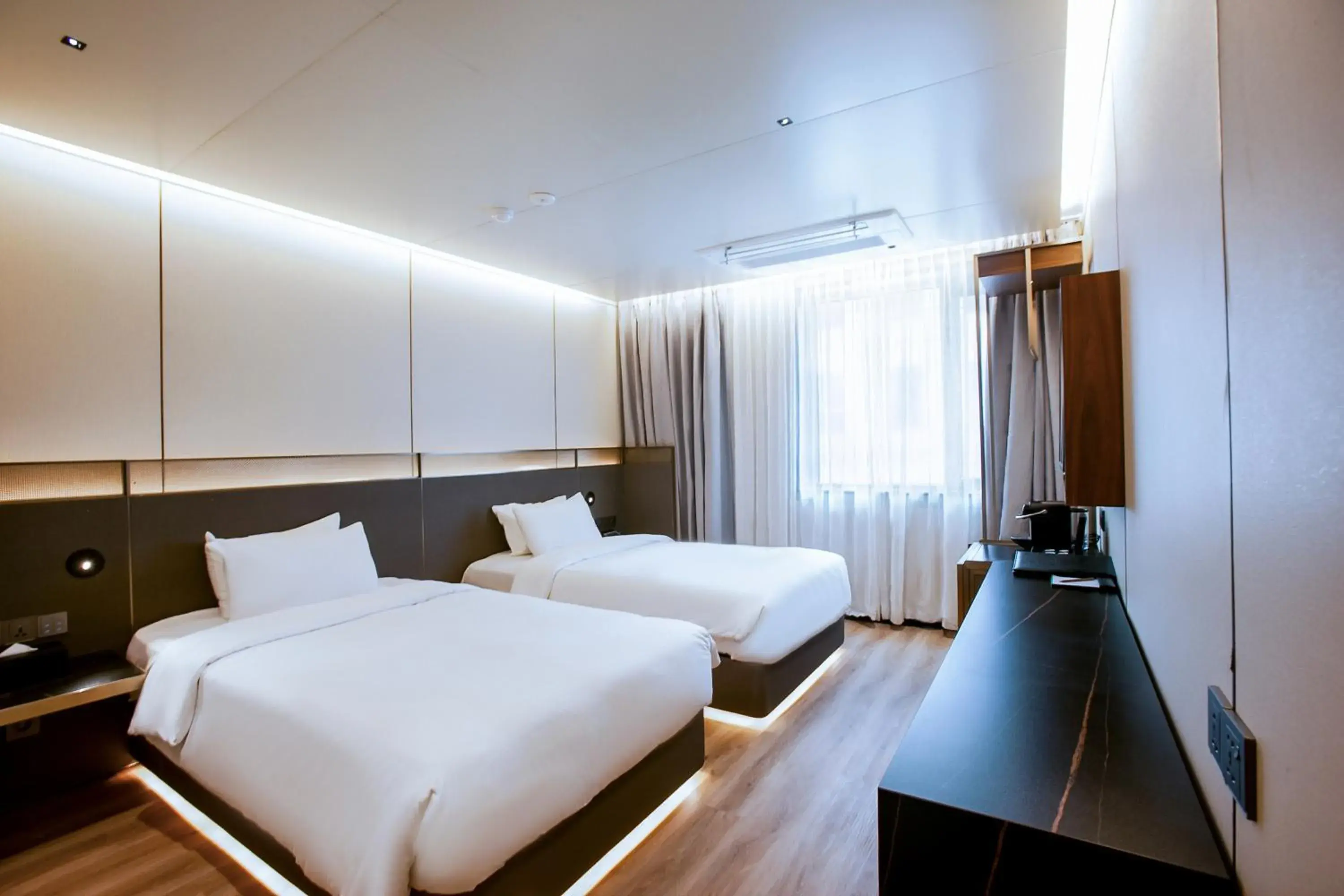 Photo of the whole room, Bed in Amber Hotel Jeju