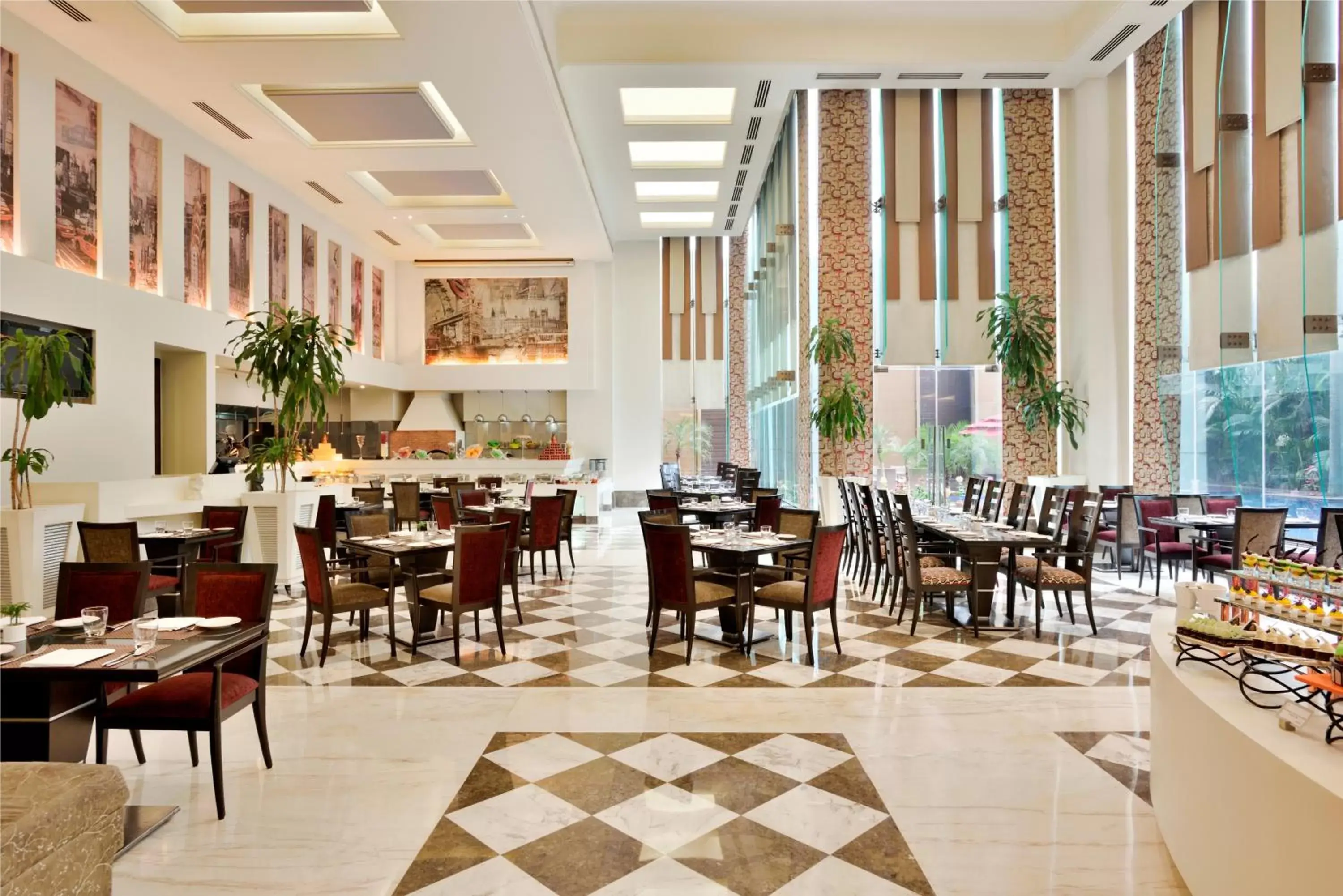 Lounge or bar in Radisson Noida Lounge or bar in Radisson Noida