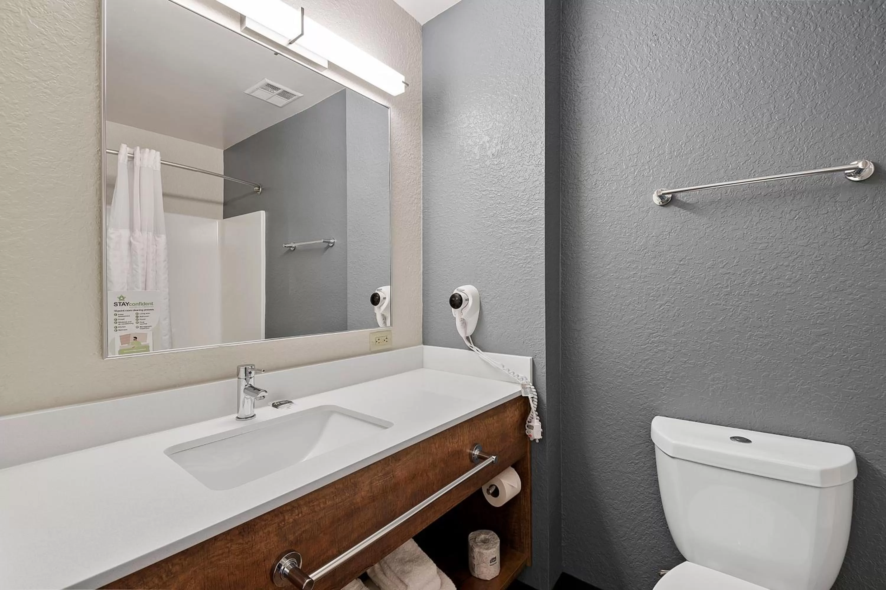 Bathroom in Extended Stay America Premier Suites - Miami - Downtown Brickell - Cruise Port