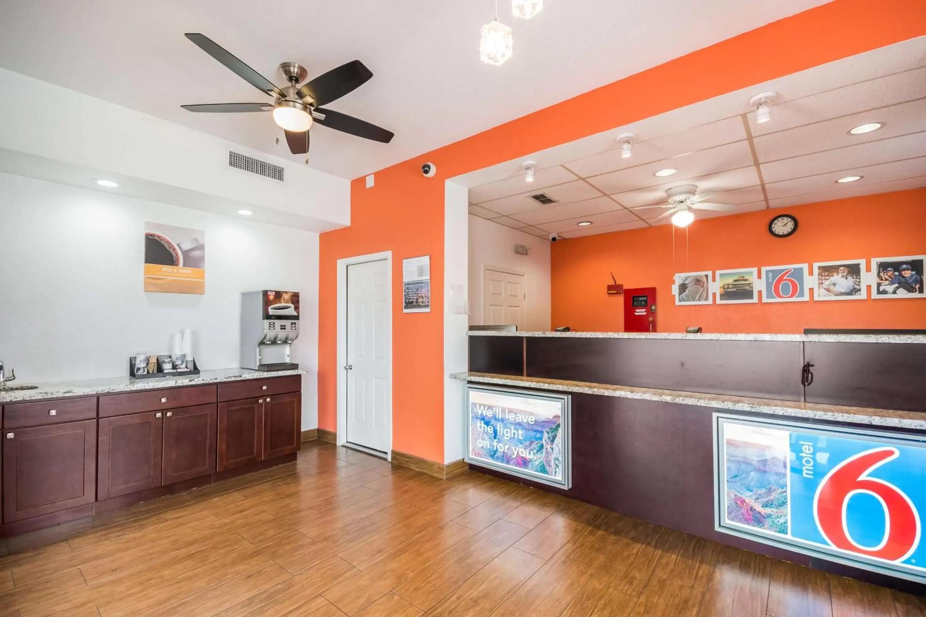 Lobby or reception in Motel 6-Houston, TX - Brookhollow